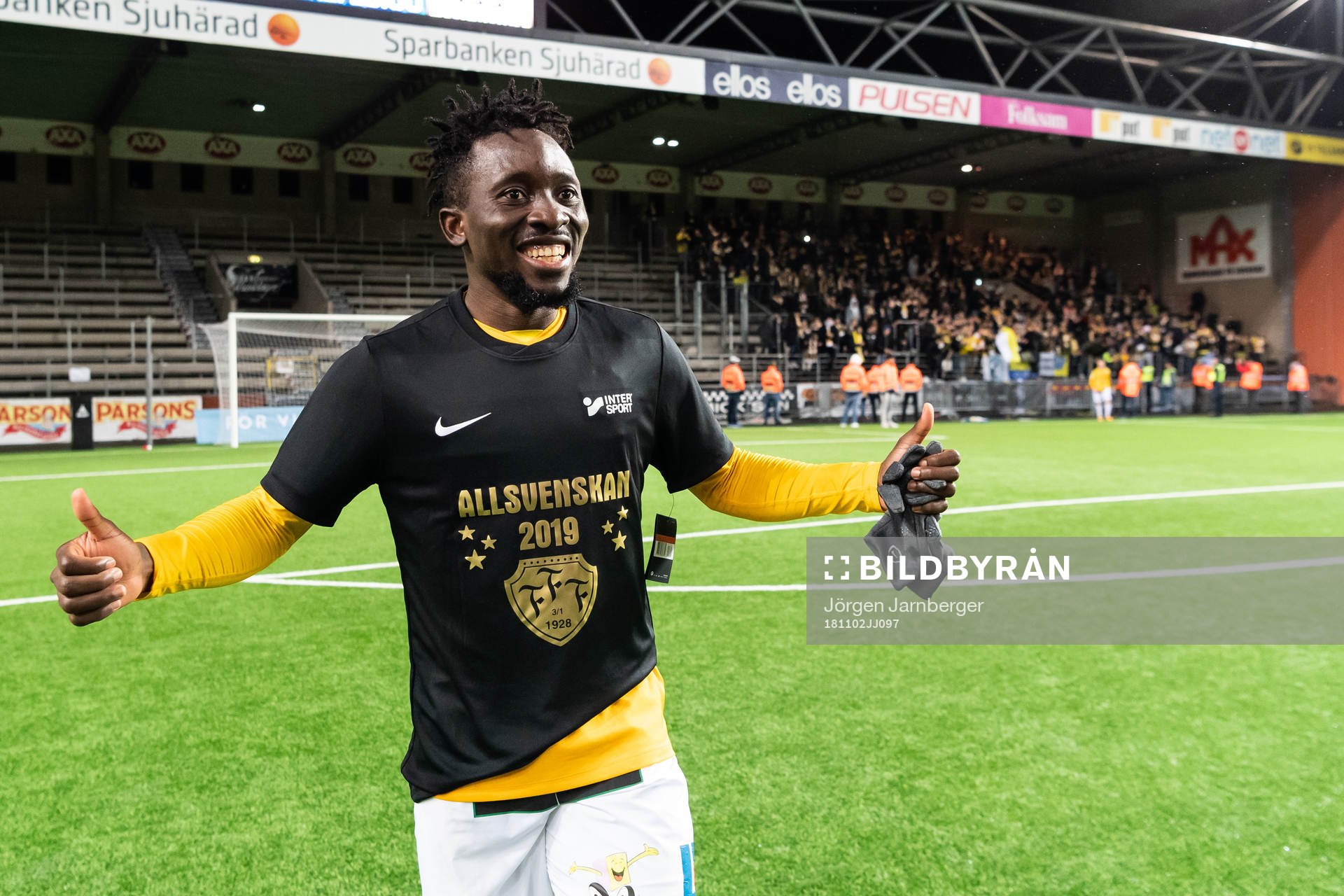 Falkenbergs Chisom Egbuchunam jublar