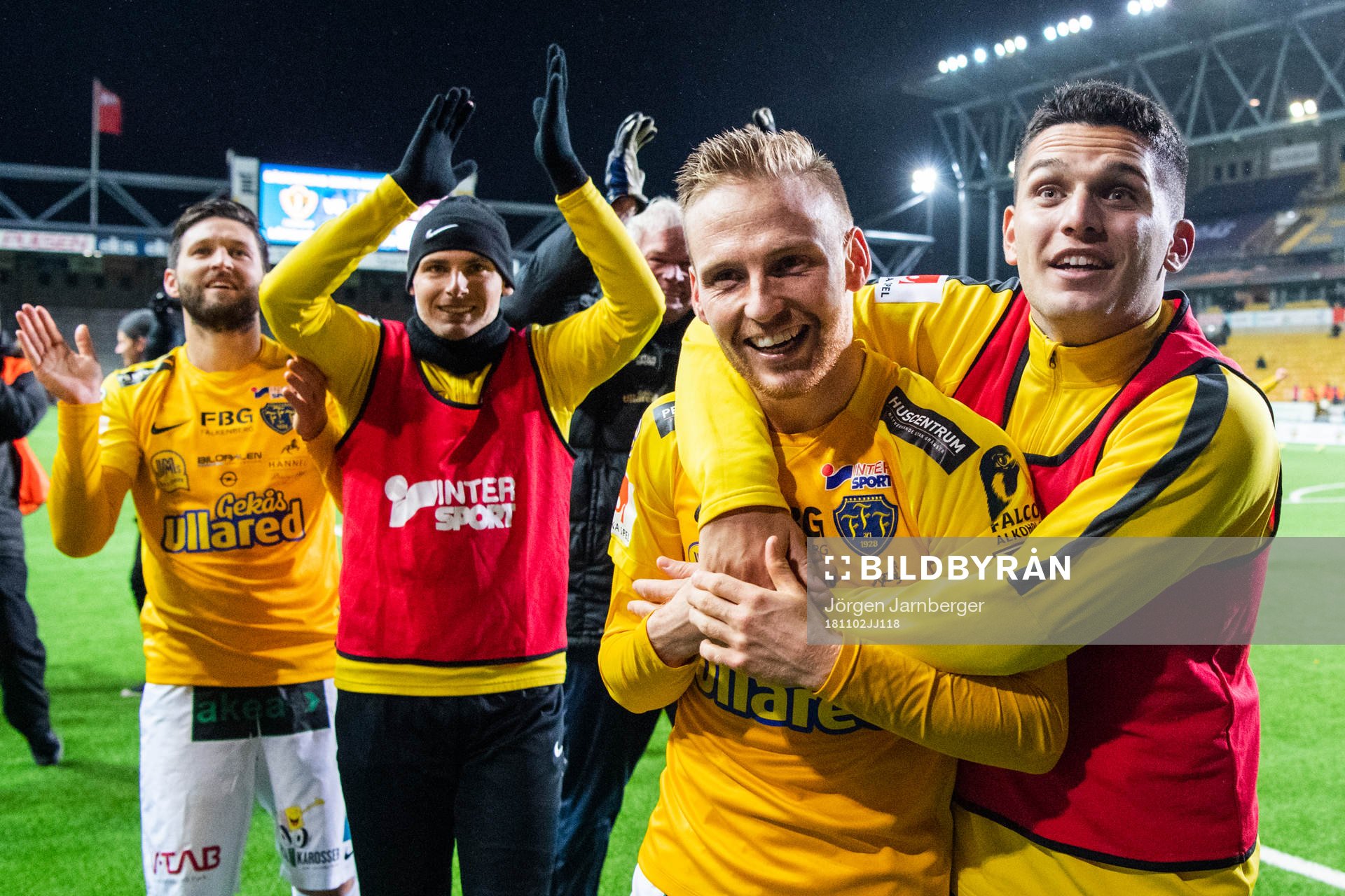 Falkenbergs spelare jublar