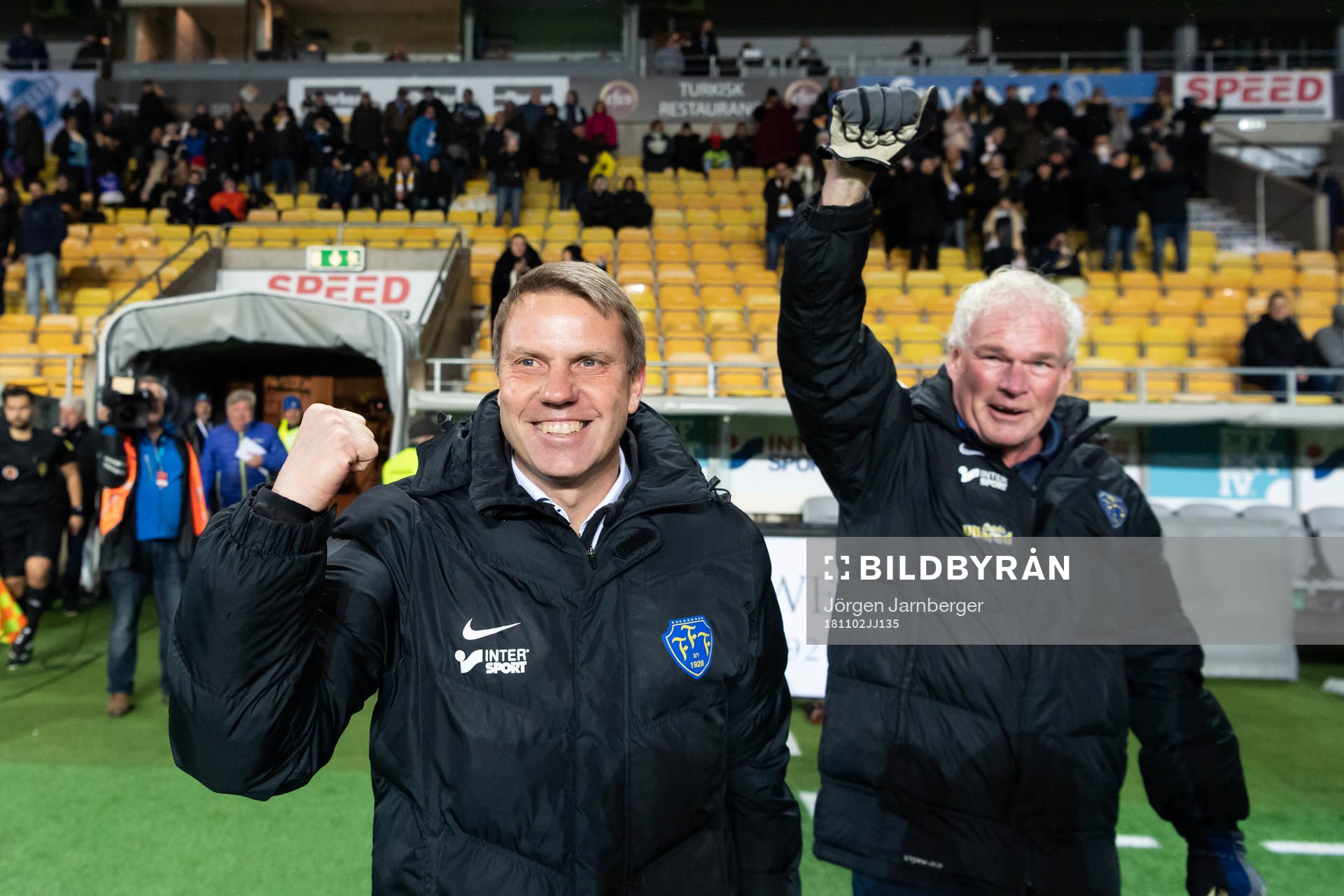 Falkenbergs tränare Hasse Eklund jublar