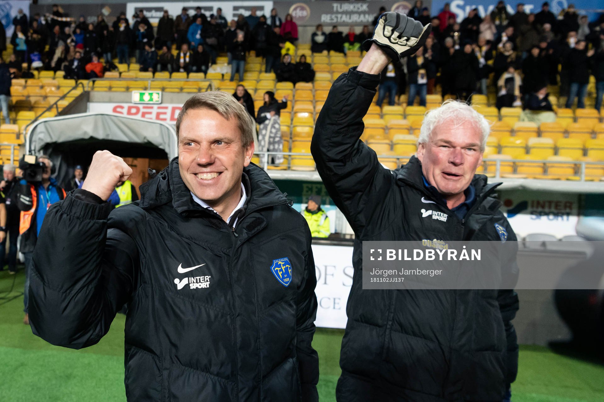 Falkenbergs tränare Hasse Eklund jublar