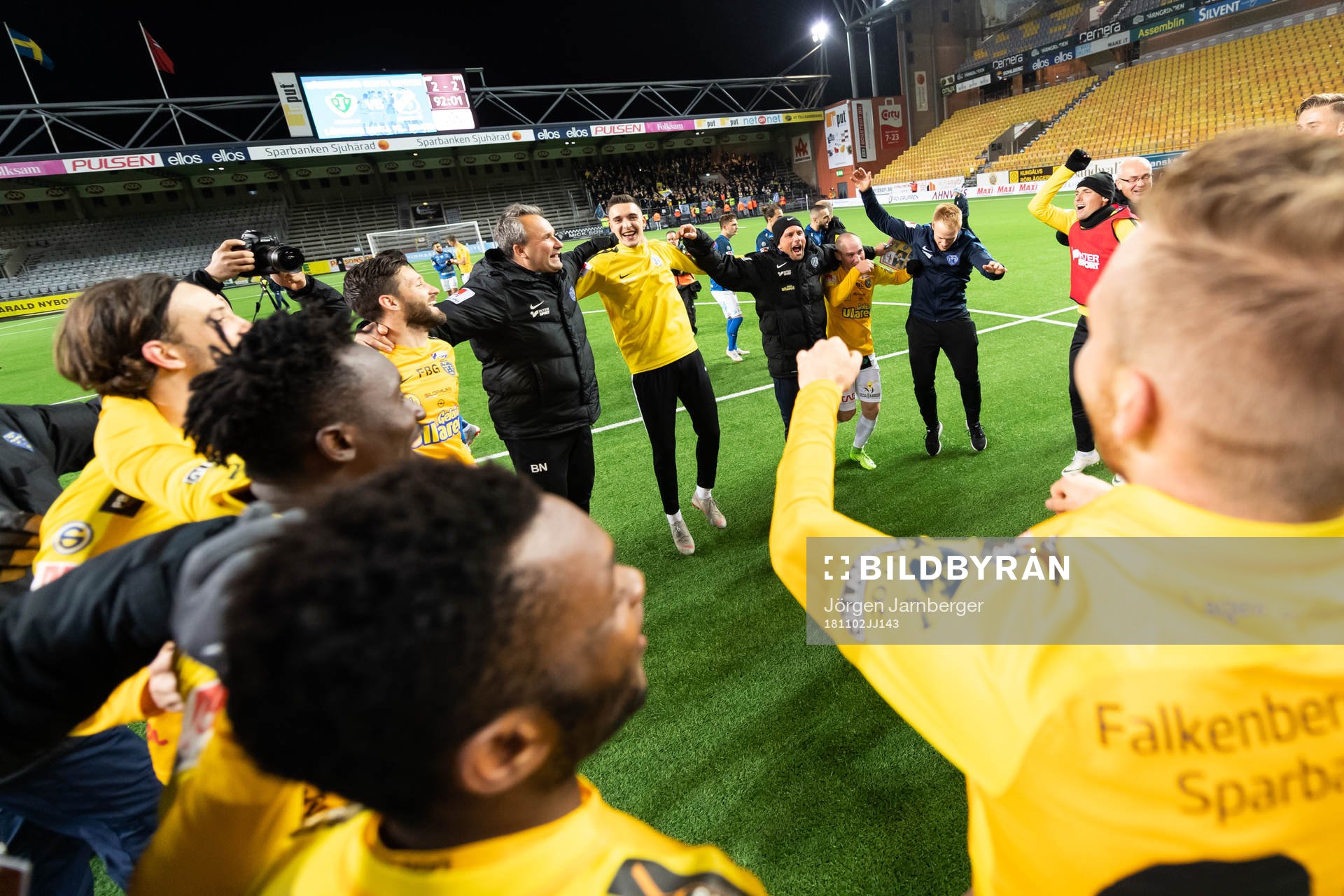 Falkenbergs spelare jublar