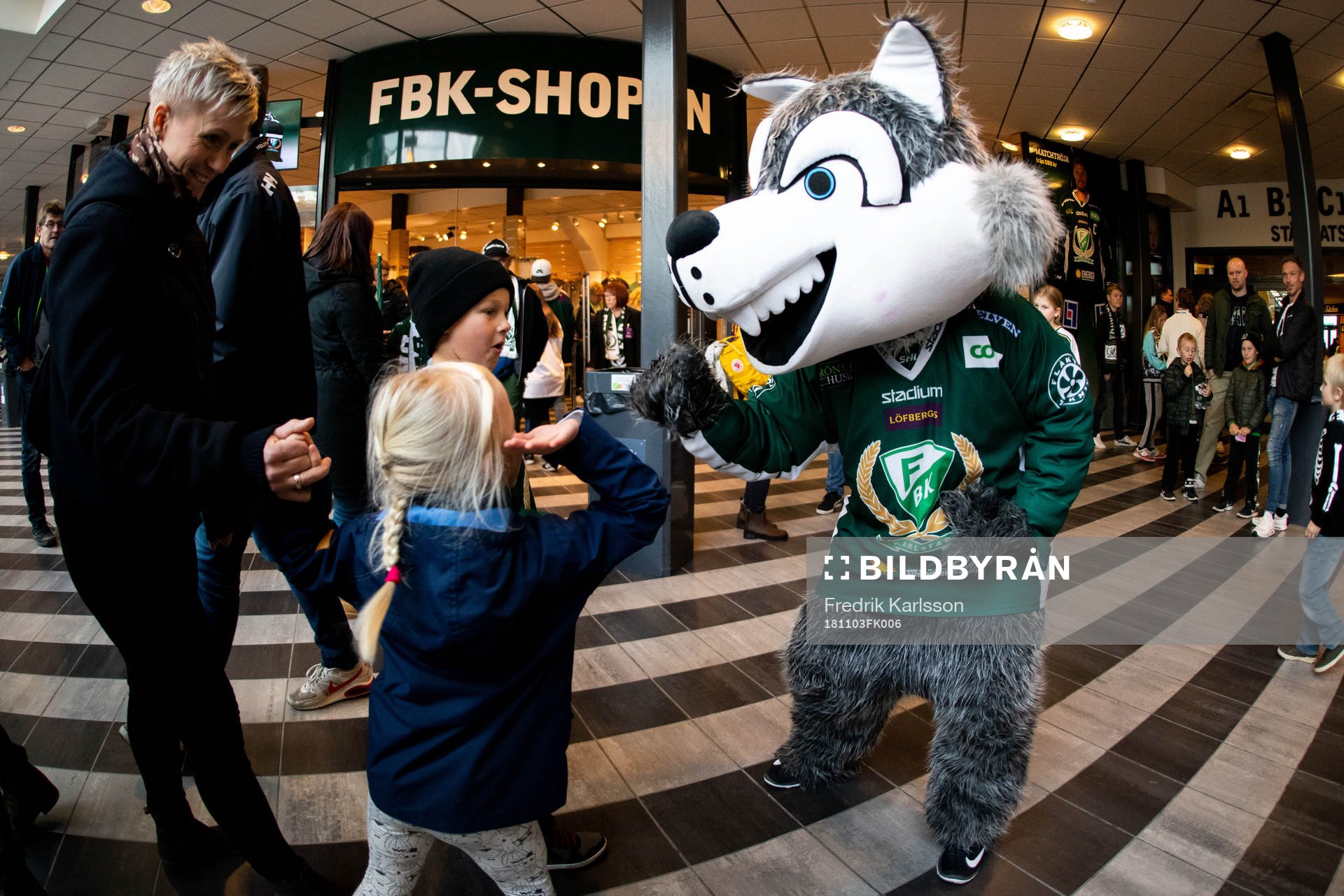 Färjestads maskot Ture Varg