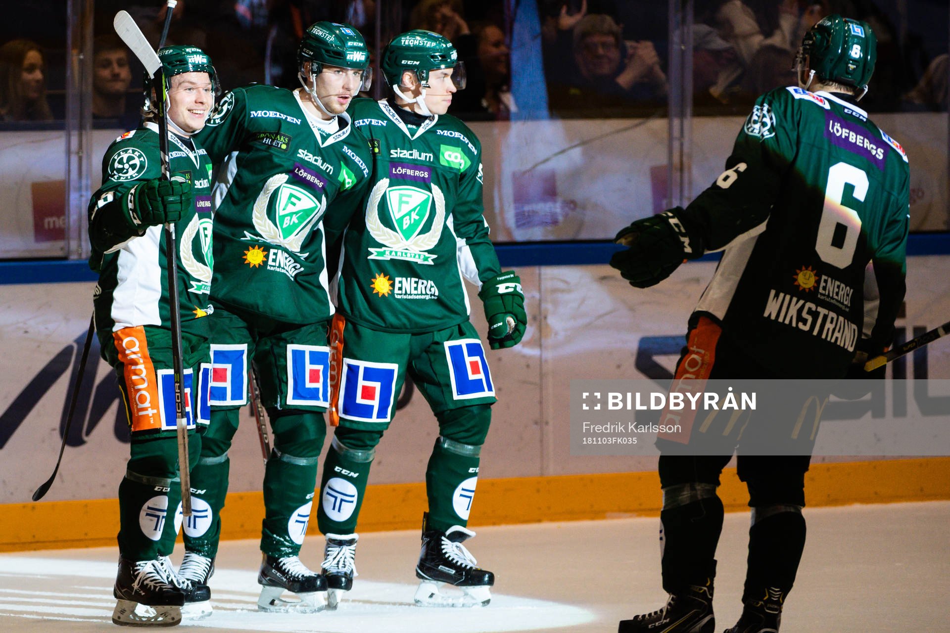 Färjestads Johan Ivarsson och Tomi Sallinen jublar med