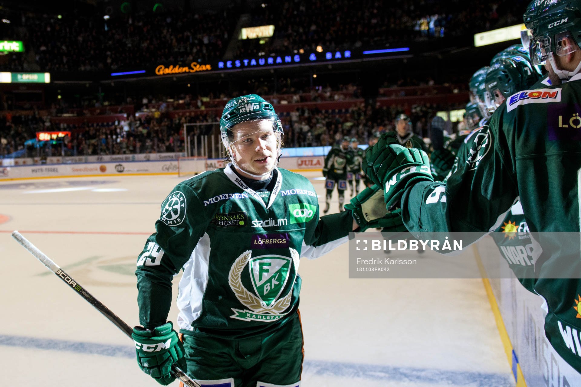 Färjestads Oskar Steen jublar