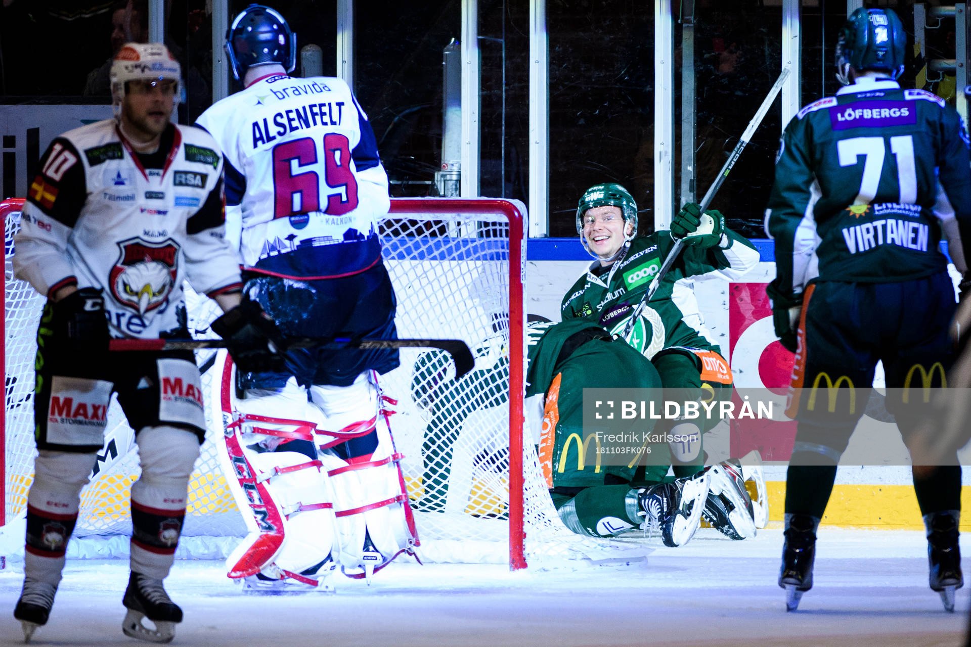 Färjestads Oskar Steen jublar