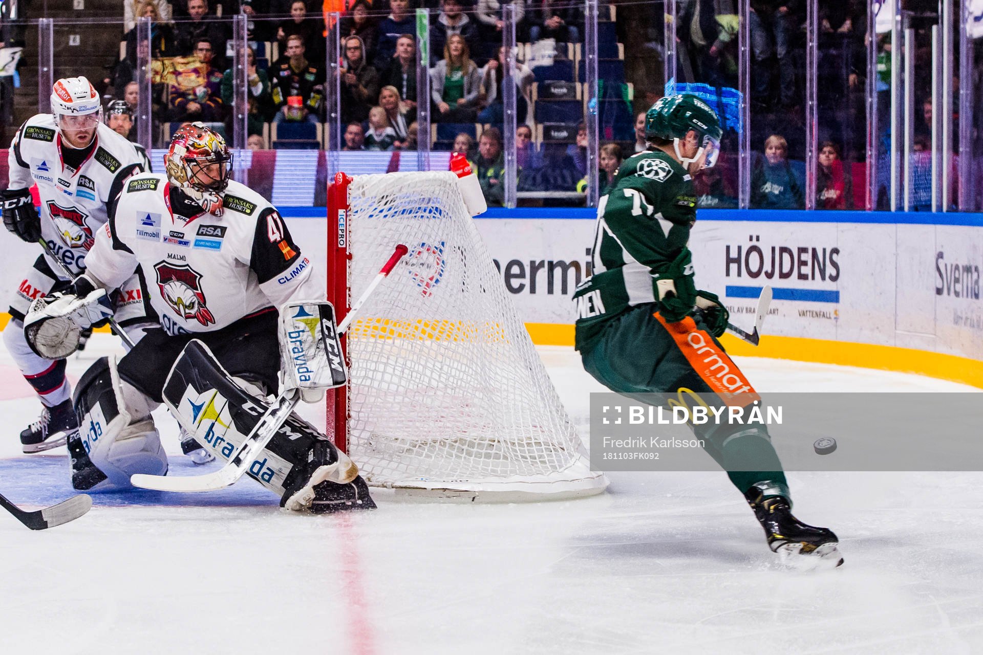 Färjestads Jesse Virtanen och Malmö Redhawks målvakt