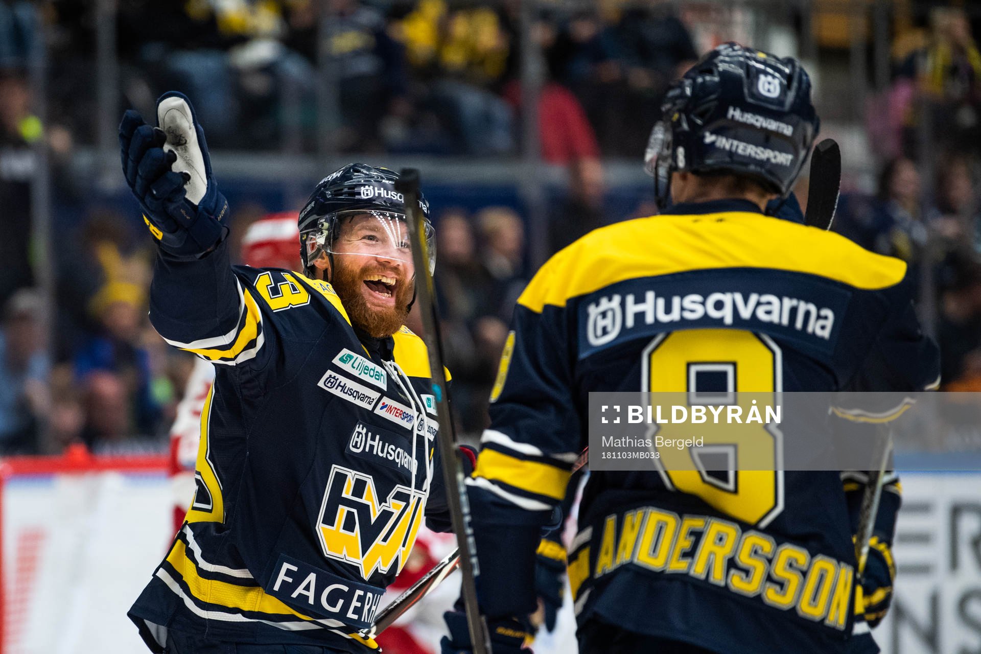 s Robin Figren och Nils Andersson jublar