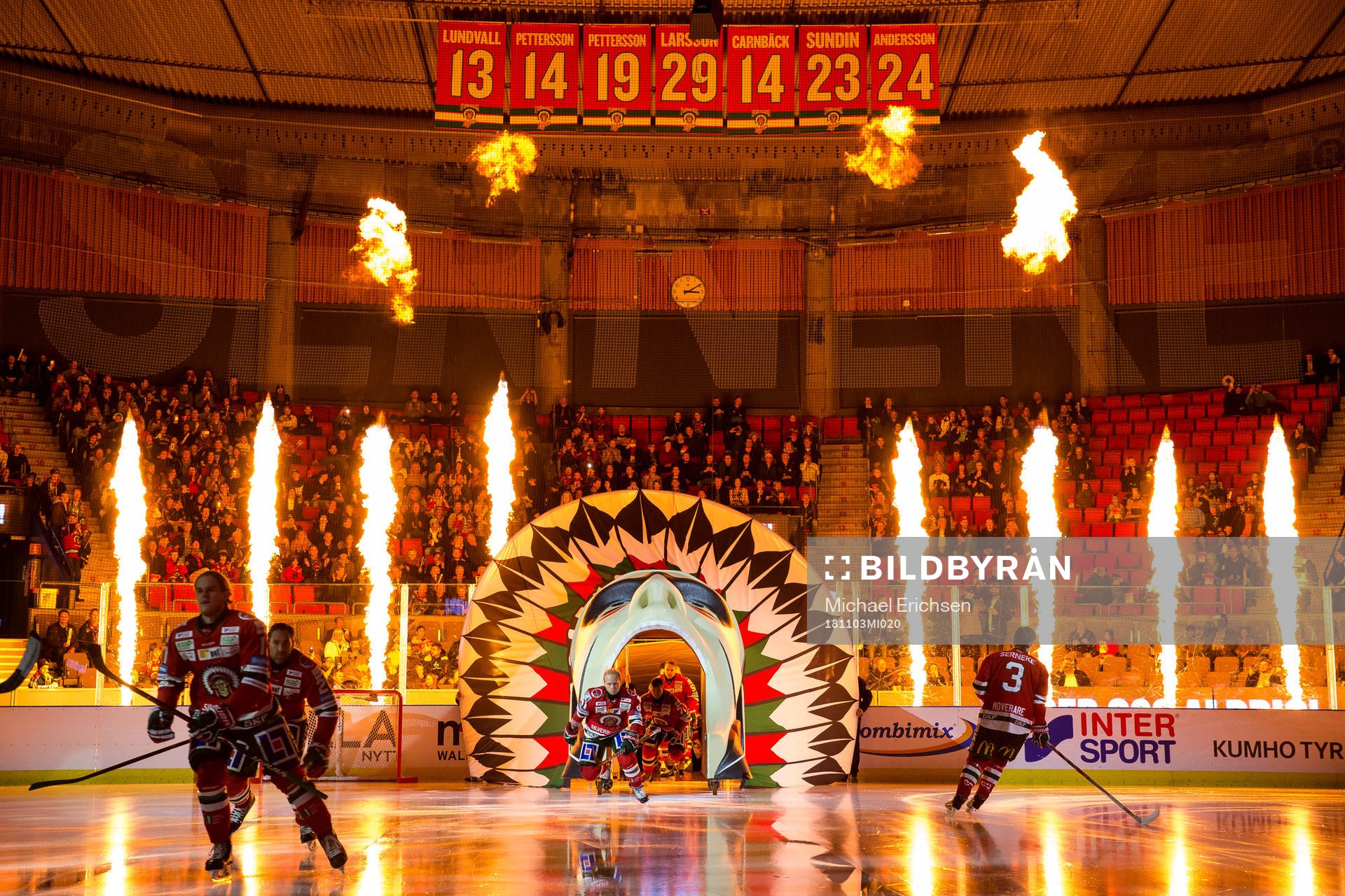 Frölundas intro innan ishockeymatchen i SHL mellan