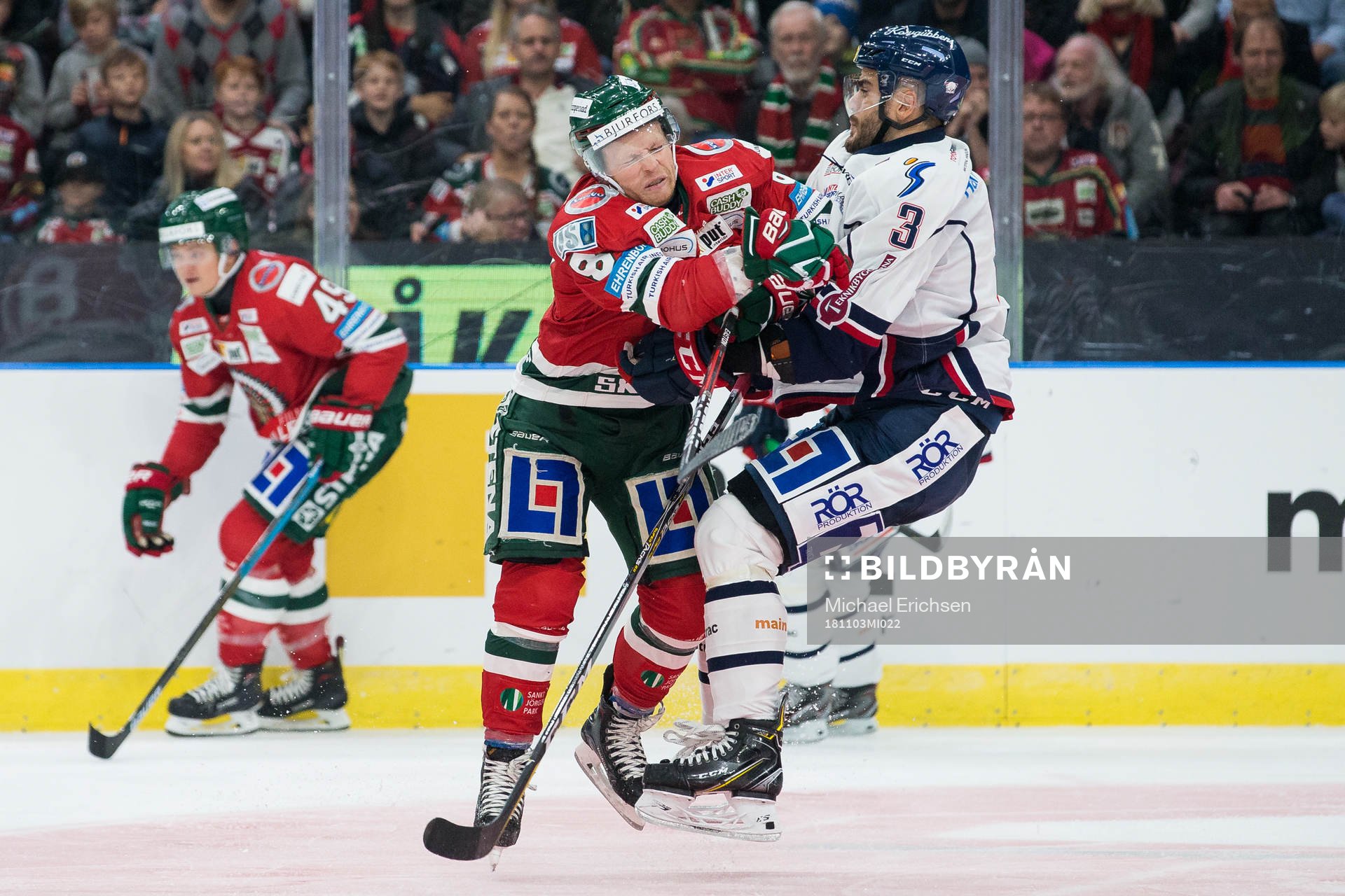 Frölundas Ryan Lasch tacklar Linköpings Almen Bibic