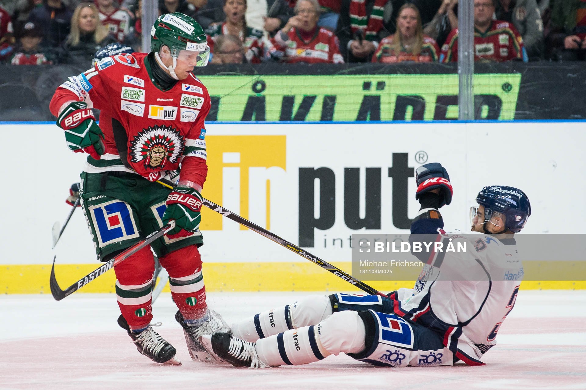 Frölundas Ryan Lasch tacklar Linköpings Almen Bibic