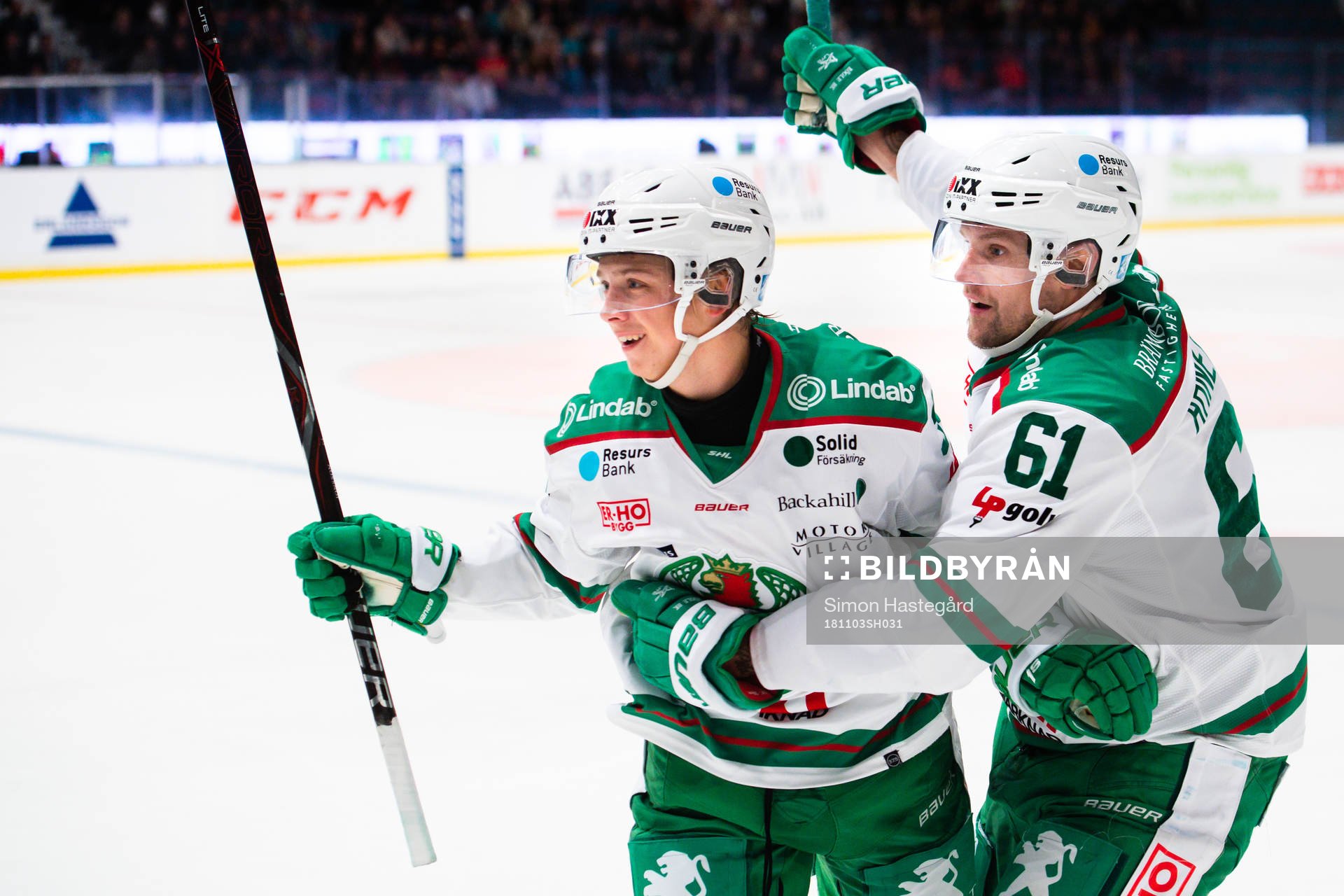 Rögles Samuel Jonsson och Jonas Ahnelöv jublar