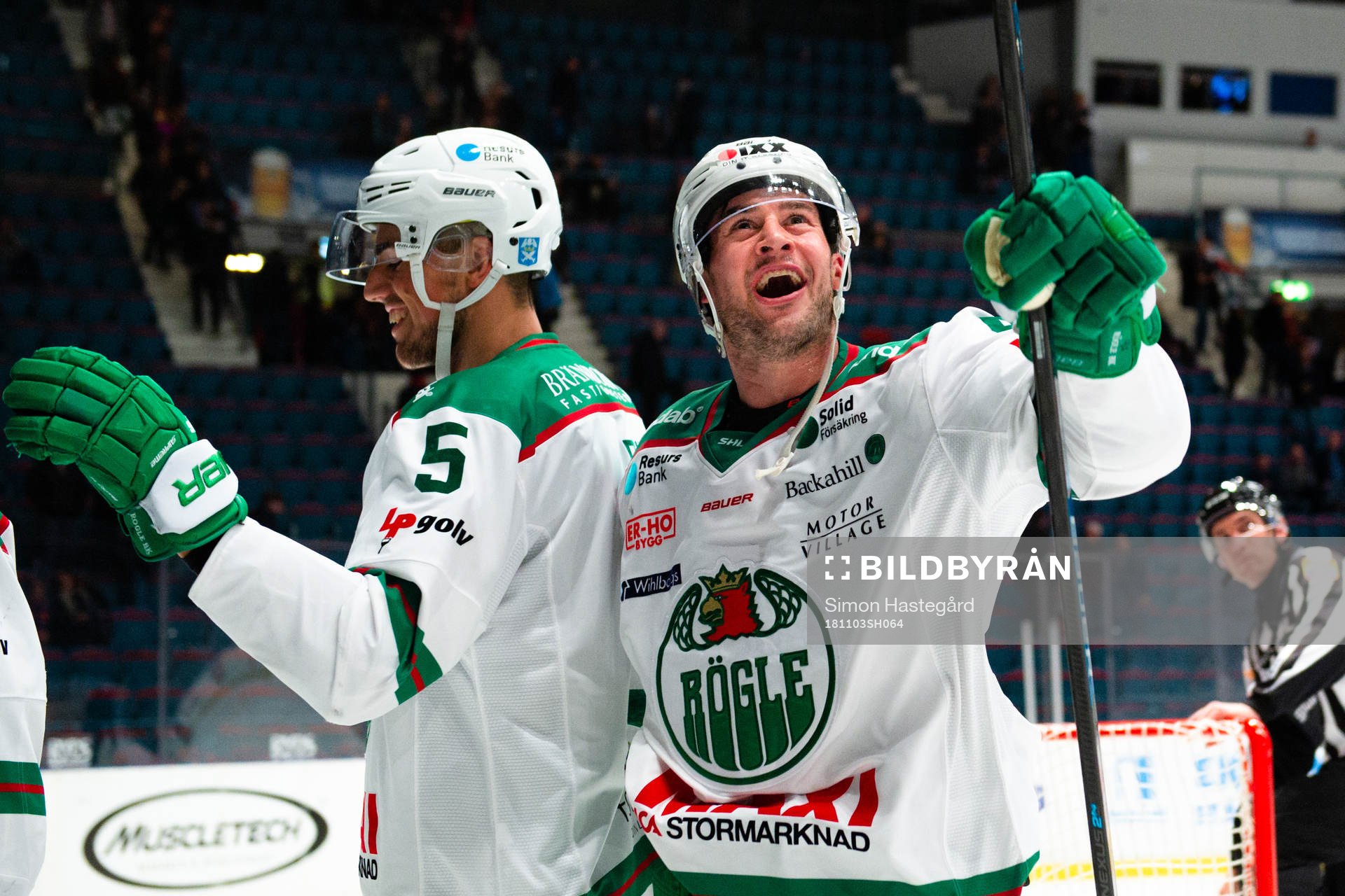Rögles Alen Bibic och Kodie Curran jublar