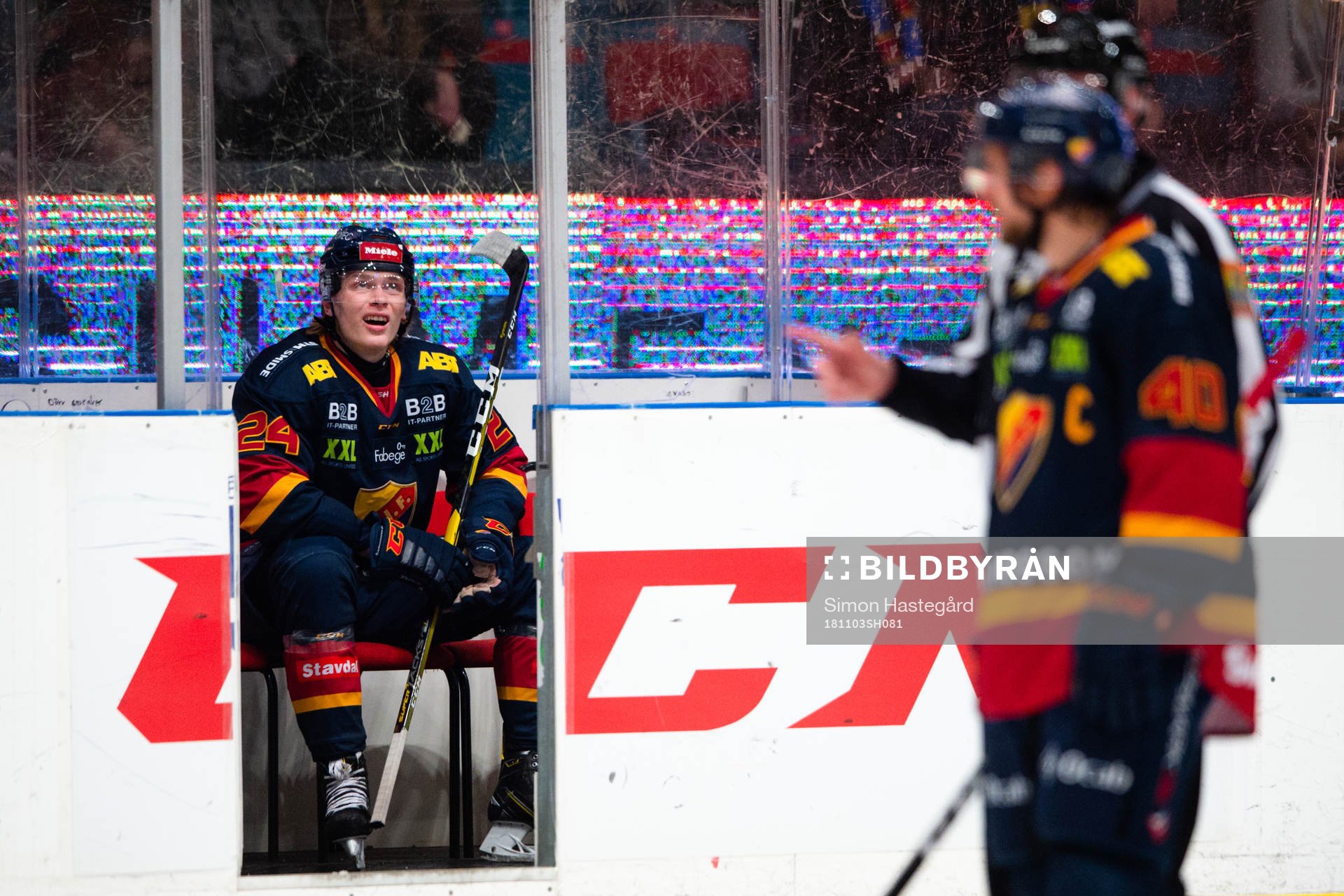 Djurgårdens Erik Walli-Walterholm deppar i utvisningsbåset