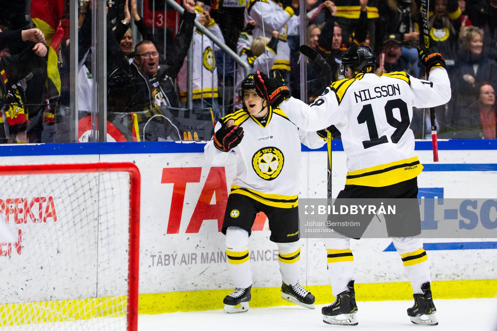 Brynäs Samuel Asklöf och Ludvig Nilsson jublar