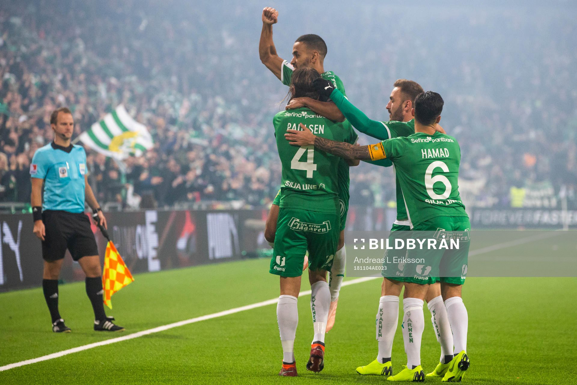 Hammarbys Björn Paulsen jublar med lagkamrater