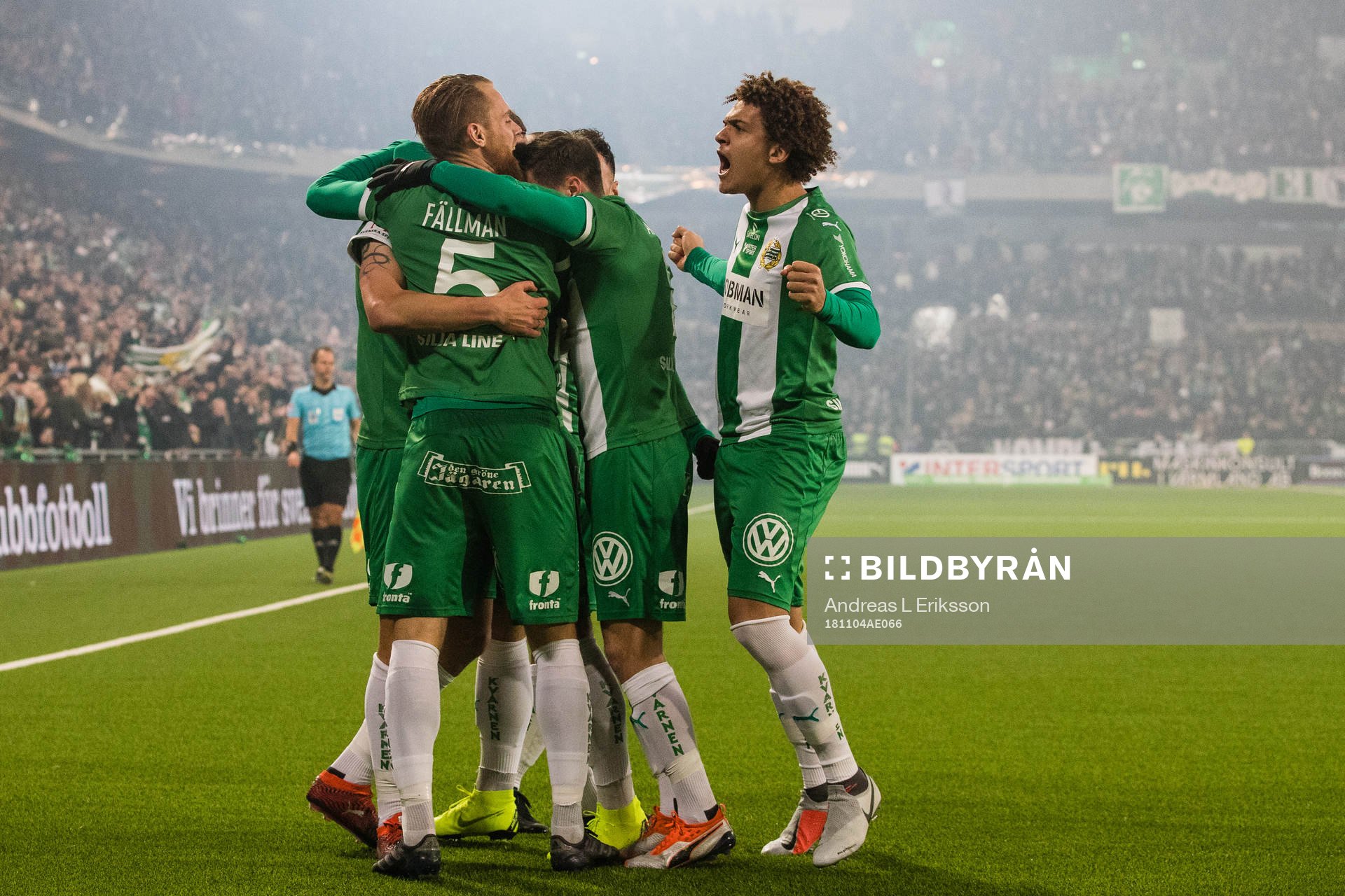 Hammarbys Björn Paulsen (ej i bild) jublar