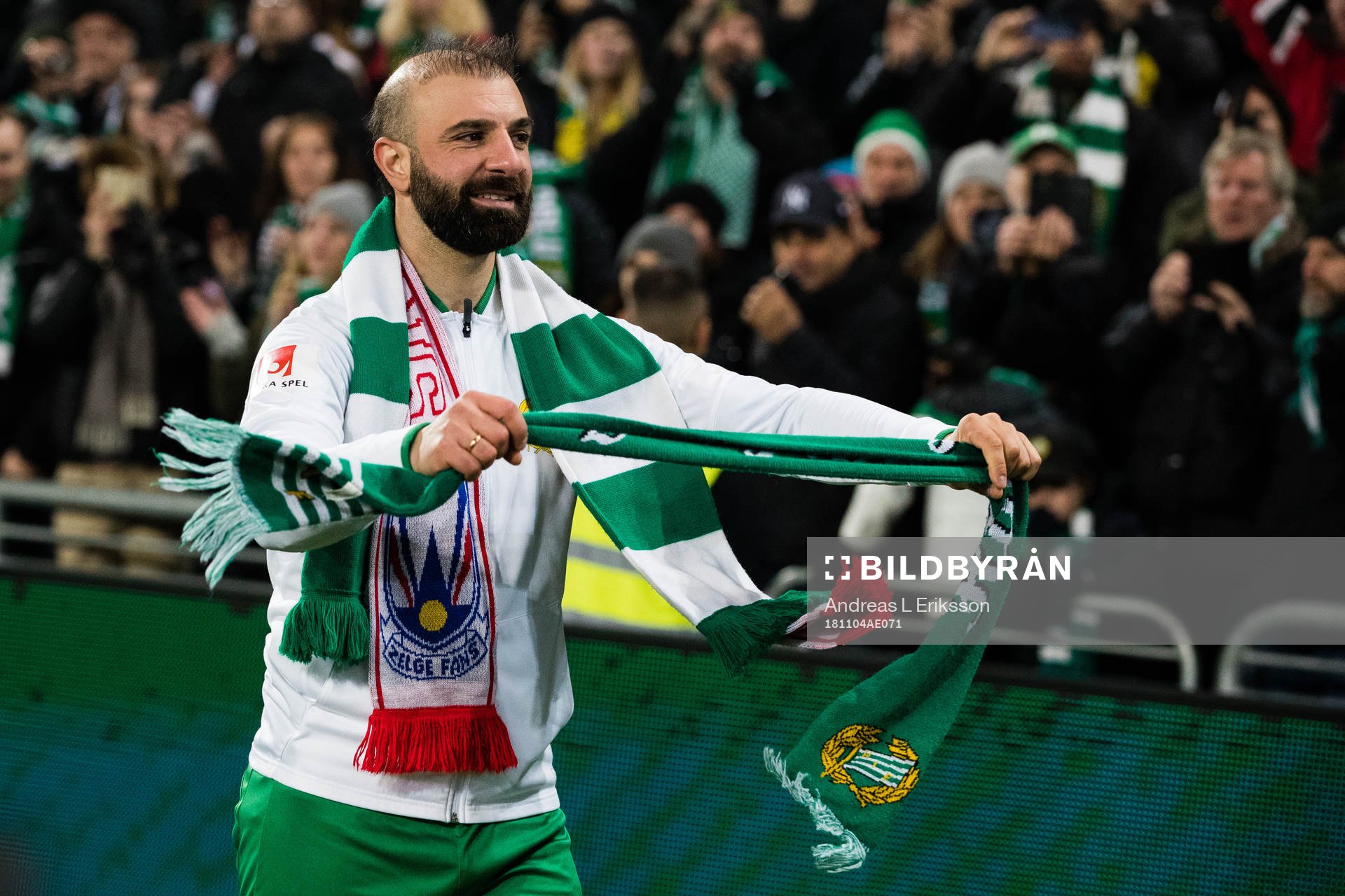 Hammarbys Kennedy Bakircioglu under en hyllningsceremoni efter fotbollsmatchen i Allsvenskan mellan Hammarby och Häcken den 4 november 2018 i Stockholm.