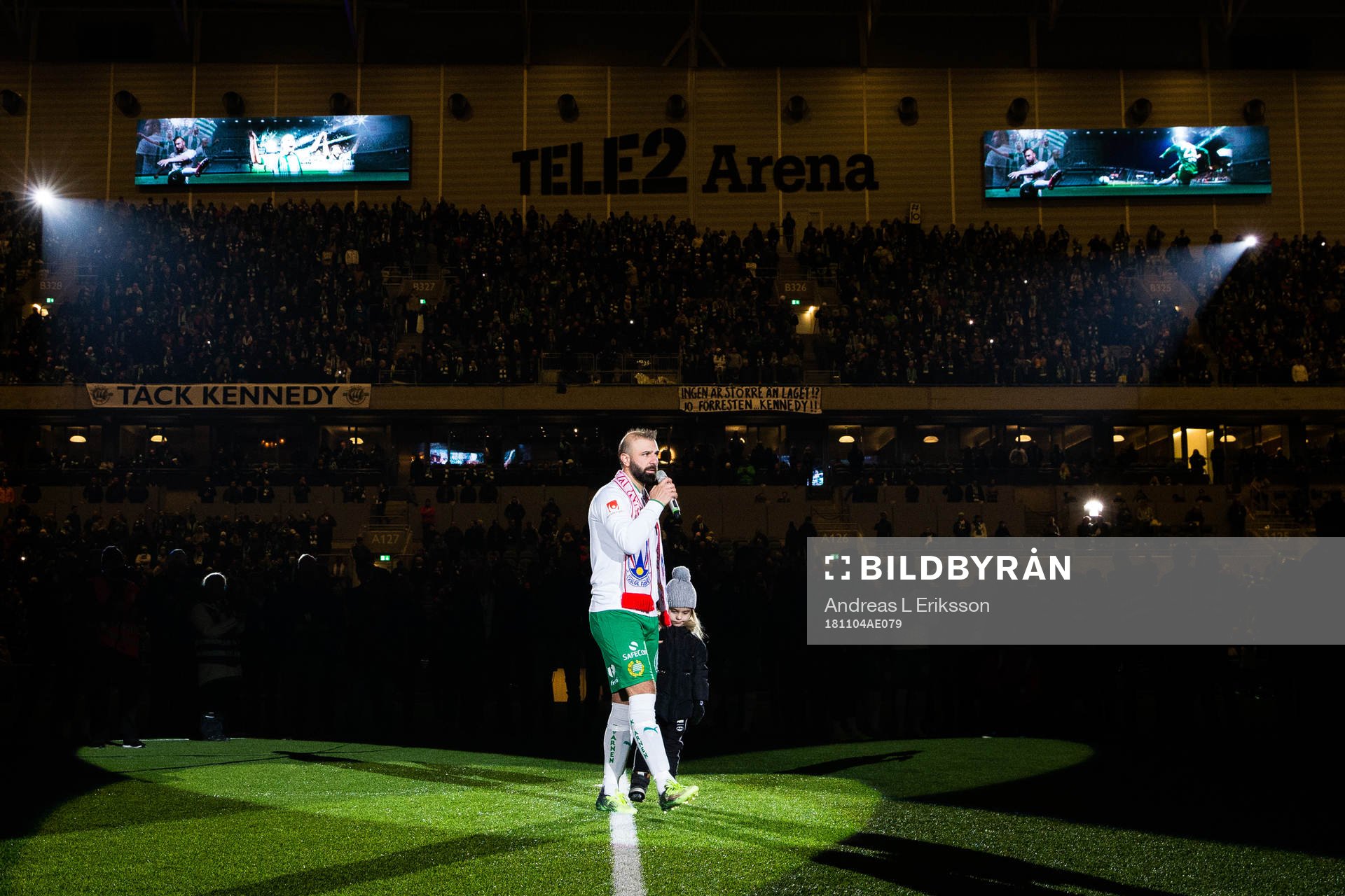 Hammarbys Kennedy Bakircioglu under en hyllningsceremoni efter fotbollsmatchen i Allsvenskan mellan Hammarby och Häcken den 4 november 2018 i Stockholm.