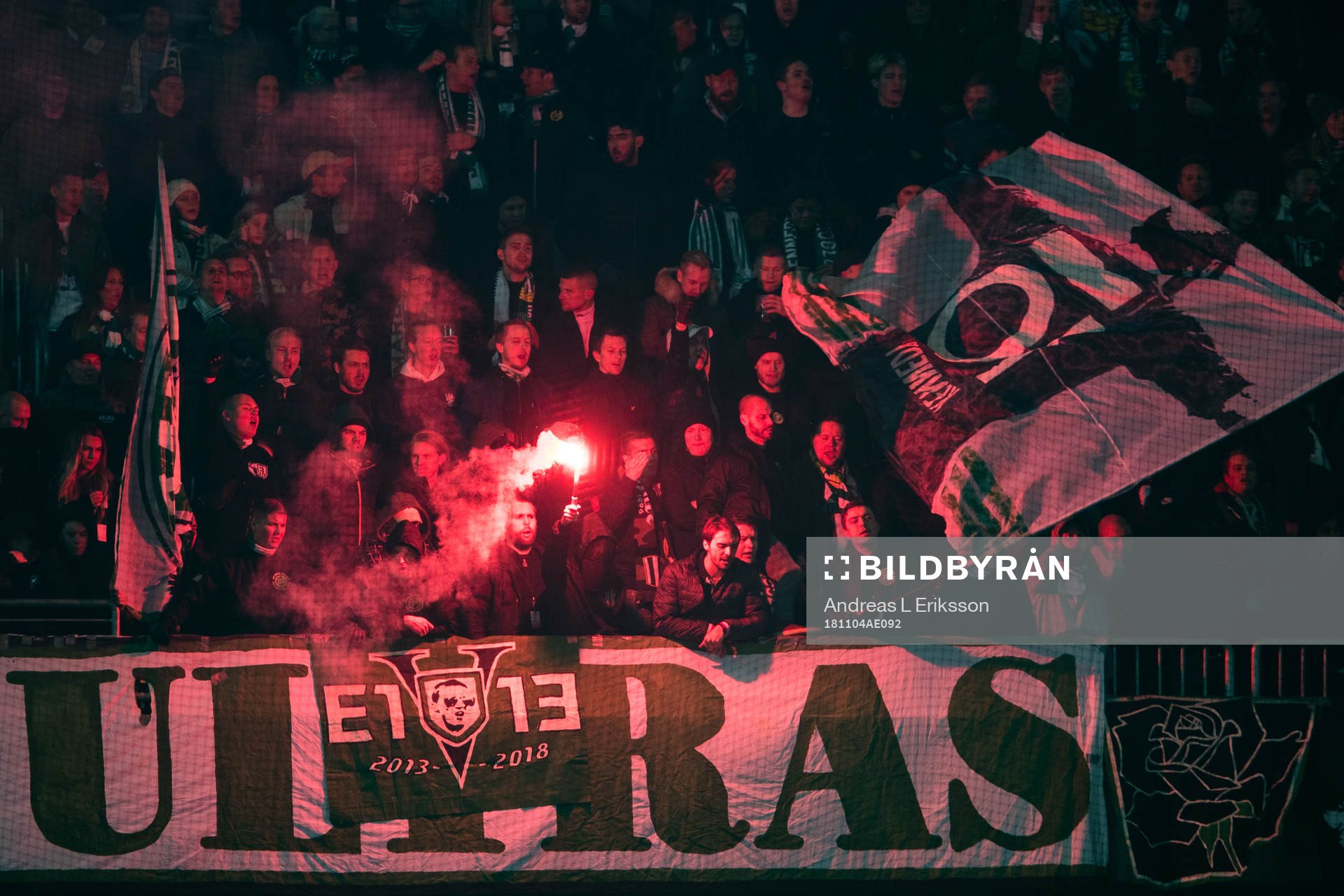 Hammarbys supportrar med en bengal