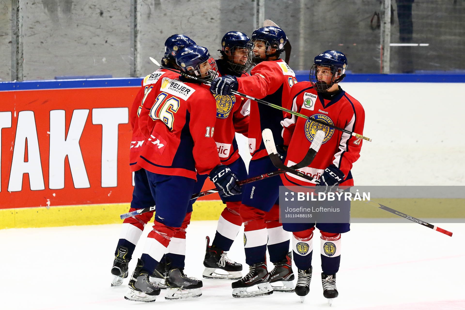 Stockholm Nords spelare jublar