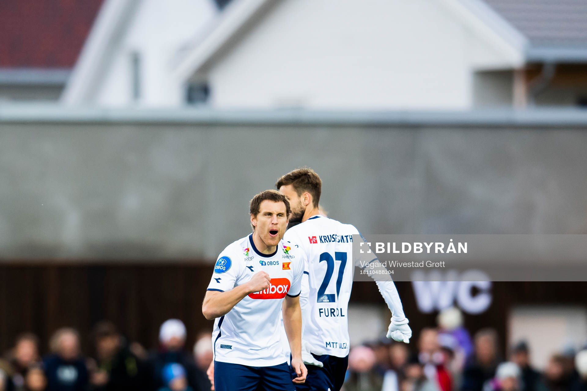 Tommy Høiland of Viking celebrates