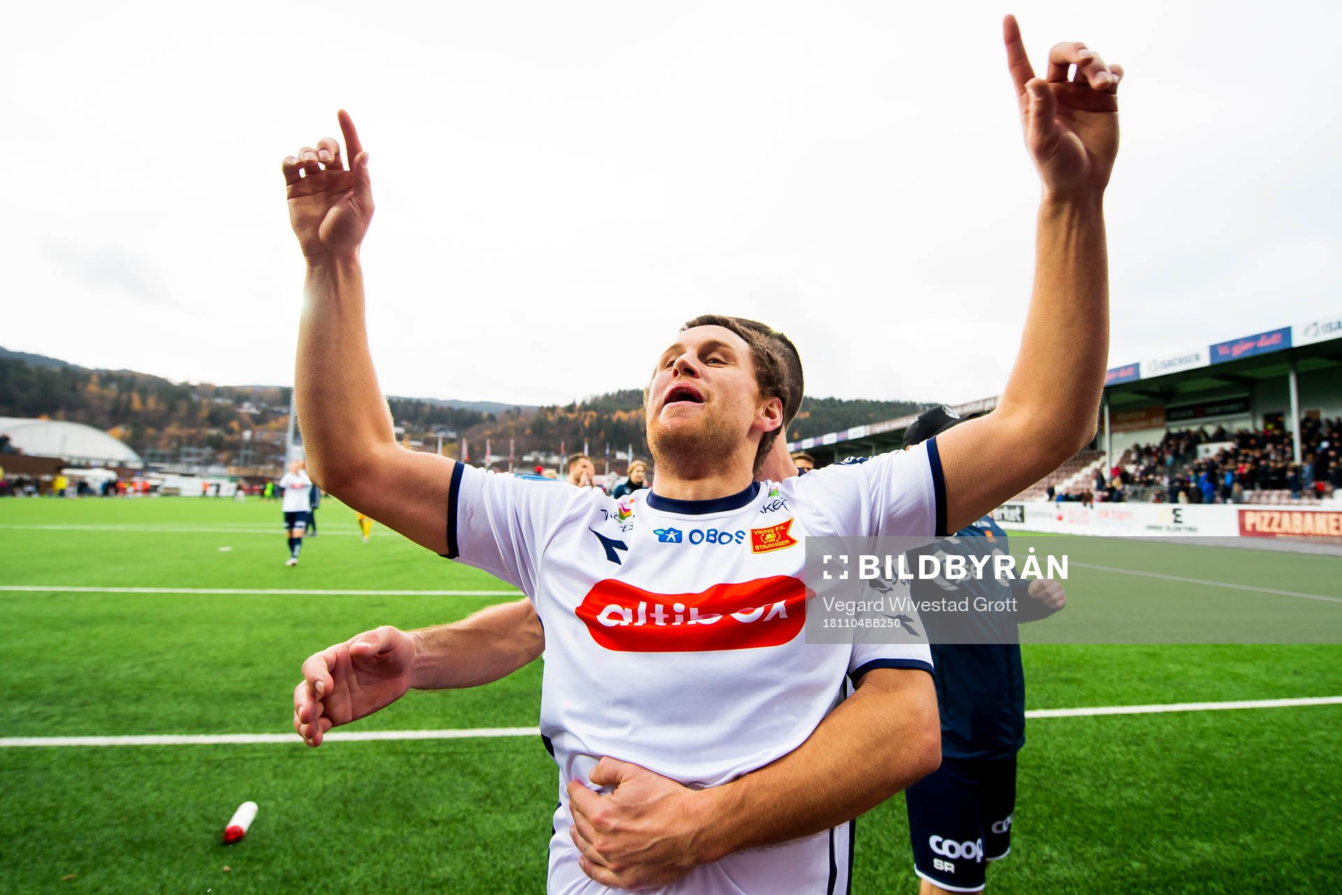 Tommy Høiland of Viking celebrates