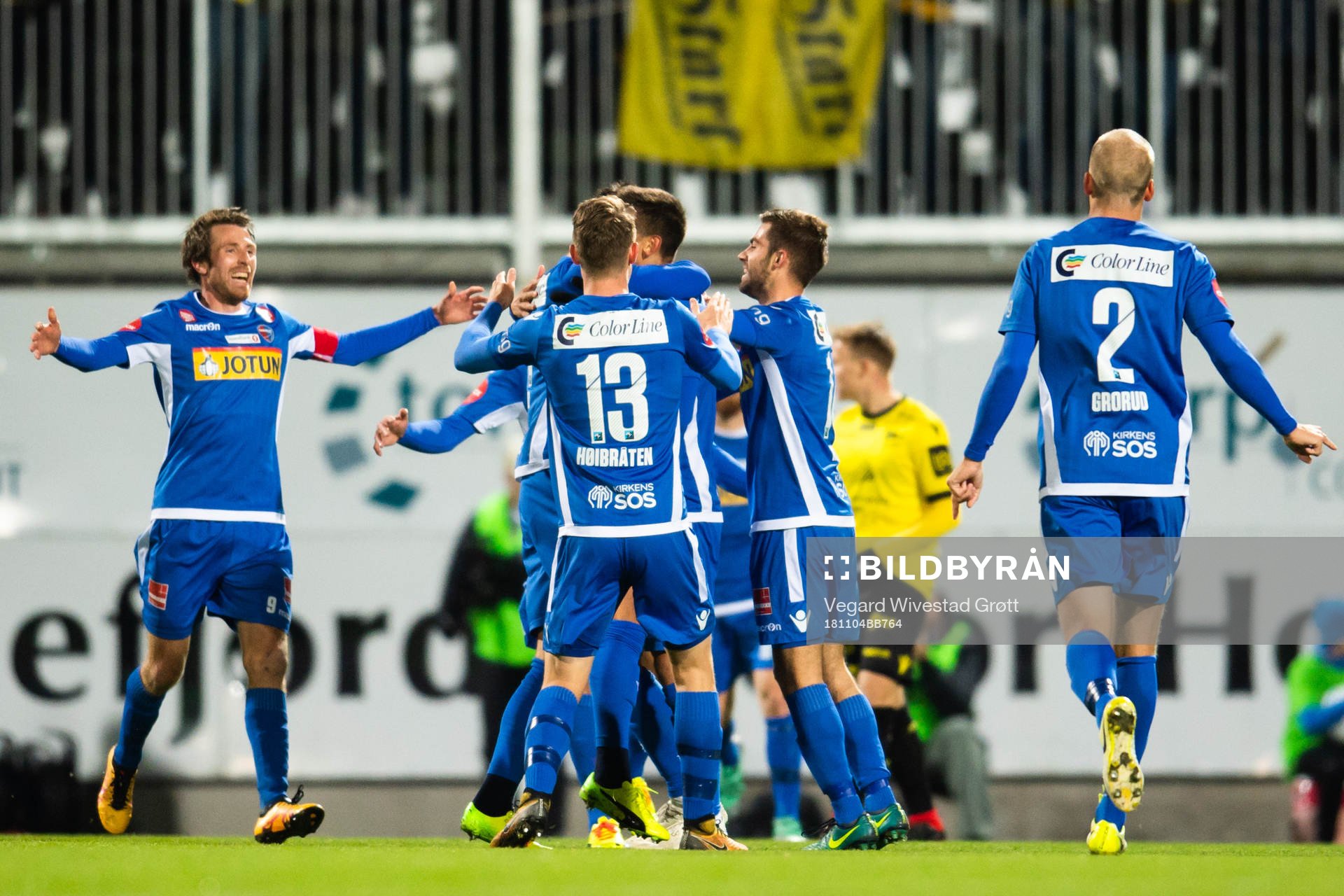 Håvard Storbæk of Sandefjord celebrates with teammates after 1-0 during the Eliteserien match between Sandefjord and Start on November 4, 2018 in Sandefjord.