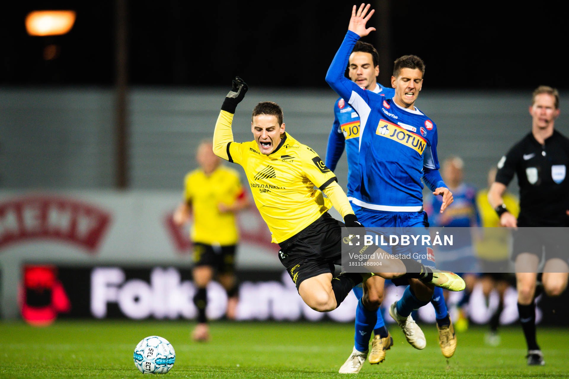 Herolind Shala of Start and Emil Palsson of Sandefjord