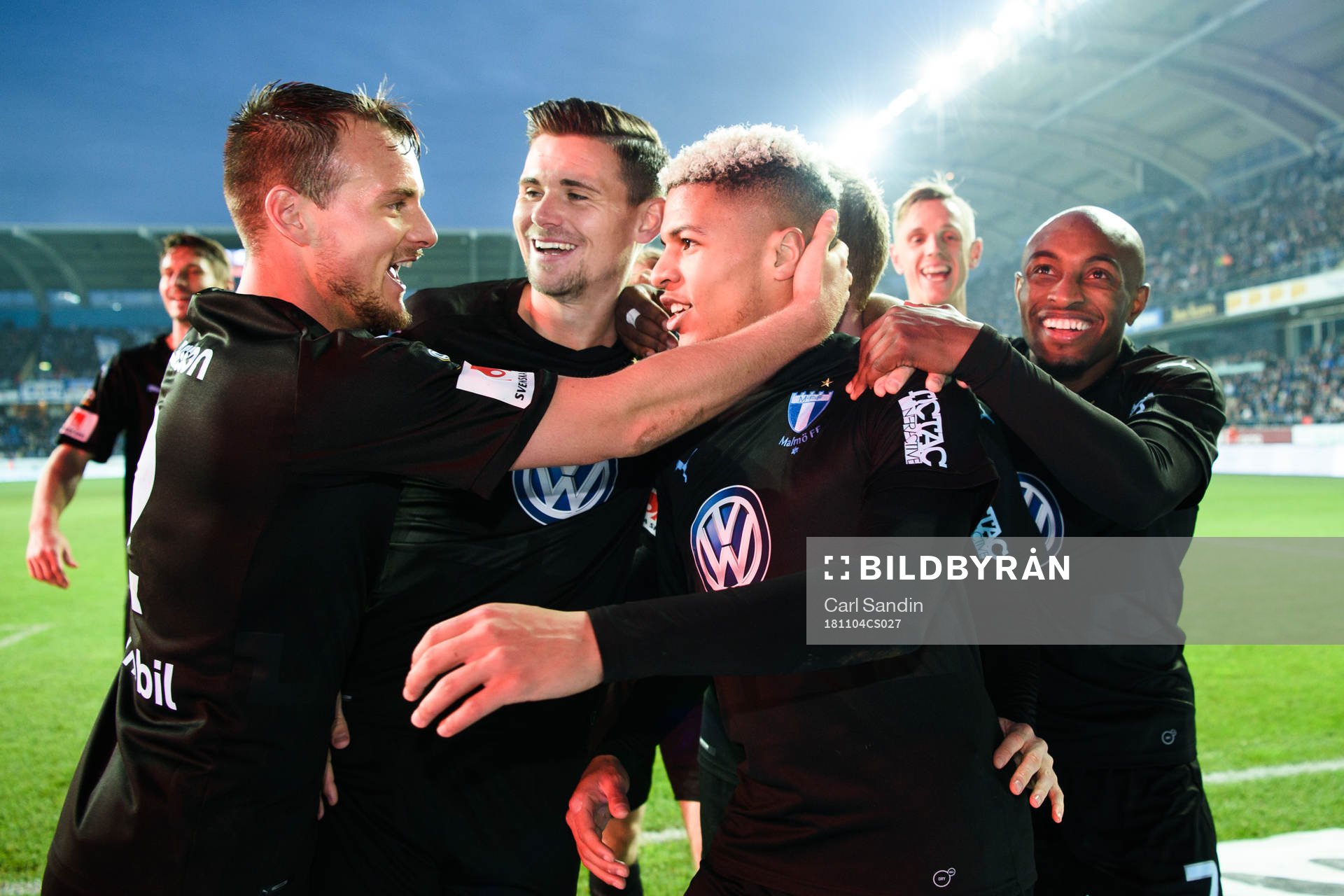 Malmö FFs Eric Larsson, Marcus Antonsson, Romain Gall och Fouad Bachirou jublar efter 0-1 under fotbollsmatchen i Allsvenskan mellan IFK Göteborg och Malmö FF den 4 november 2018 i Göteborg.