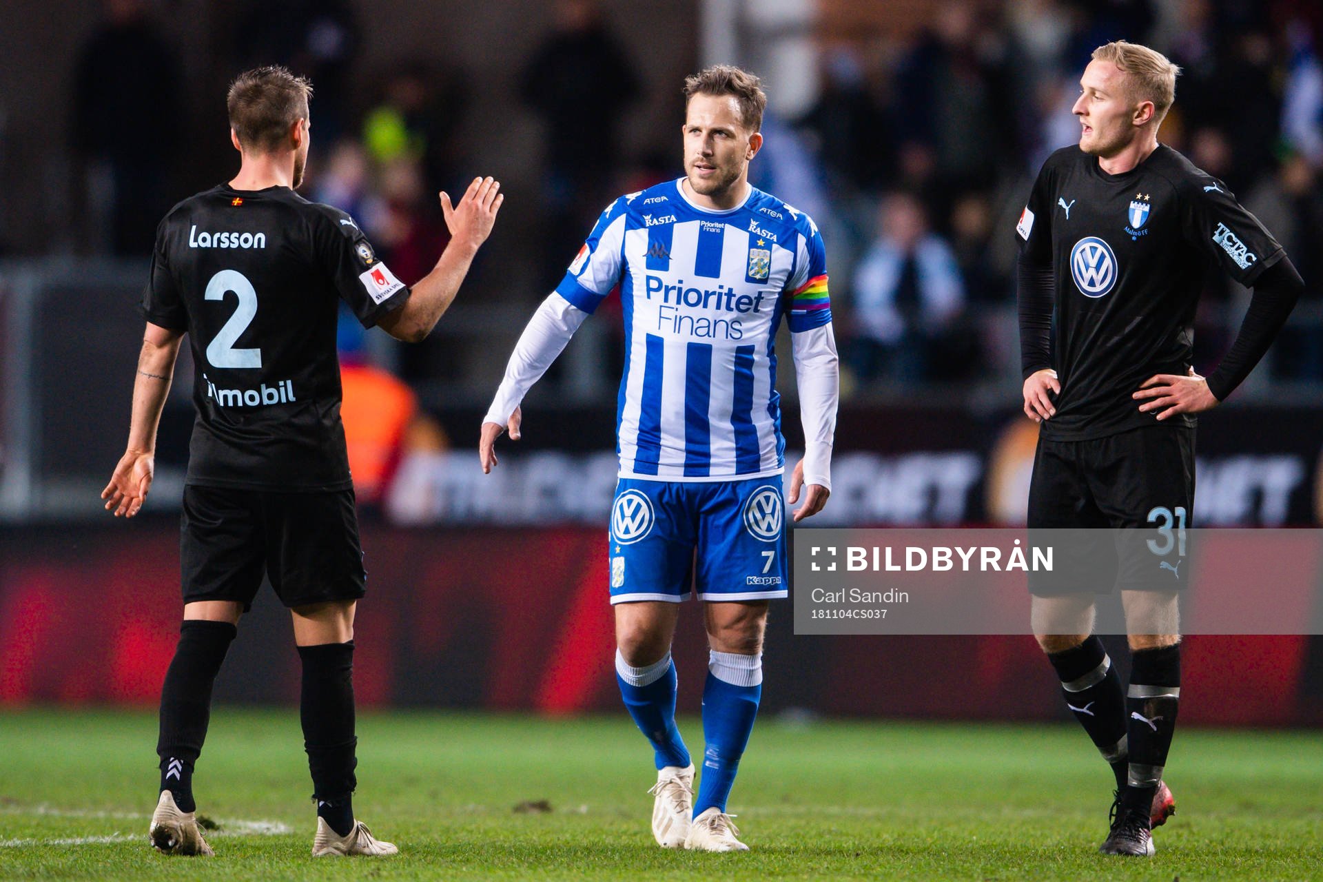 Malmö FFs Eric Larsson och Franz Brorsson tackar IFK