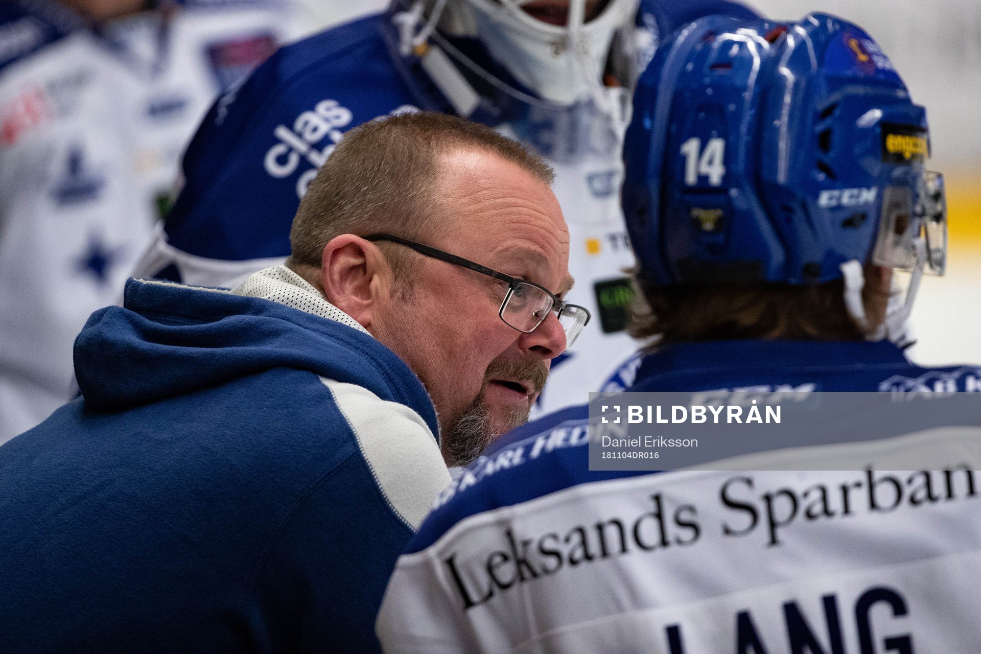Leksands materialförvaltare Rob Flahiff vid uppvärmningen