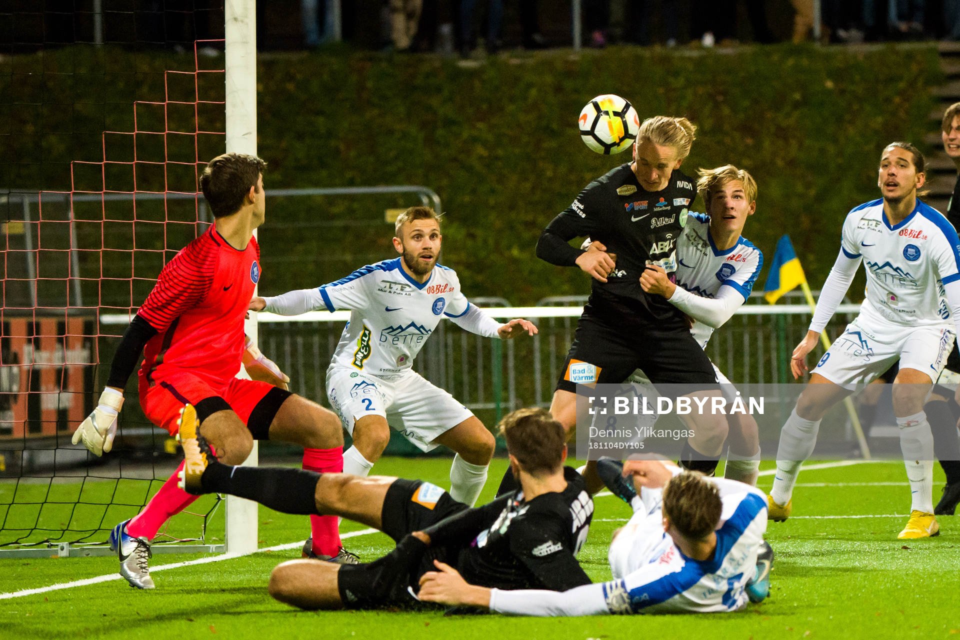 Västerås Emir Smajic nickar in 2-0