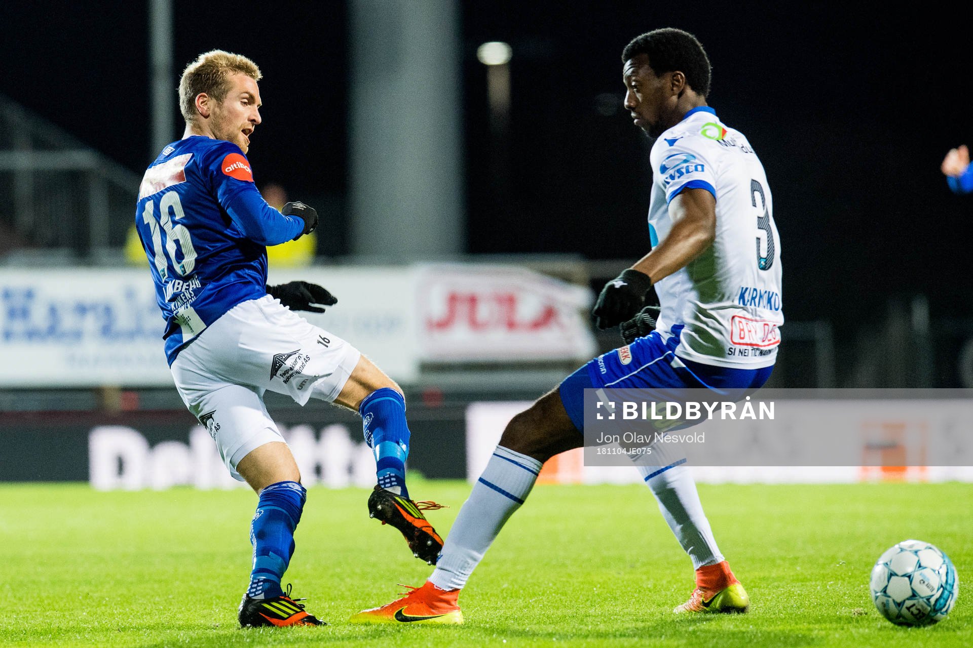 Kristoffer Løkberg of Ranheim and Ben Kantie Karamoko of Haugesund during the Eliteserien match between Haugesund and Ranheim on November 4, 2018 in Haugesund.