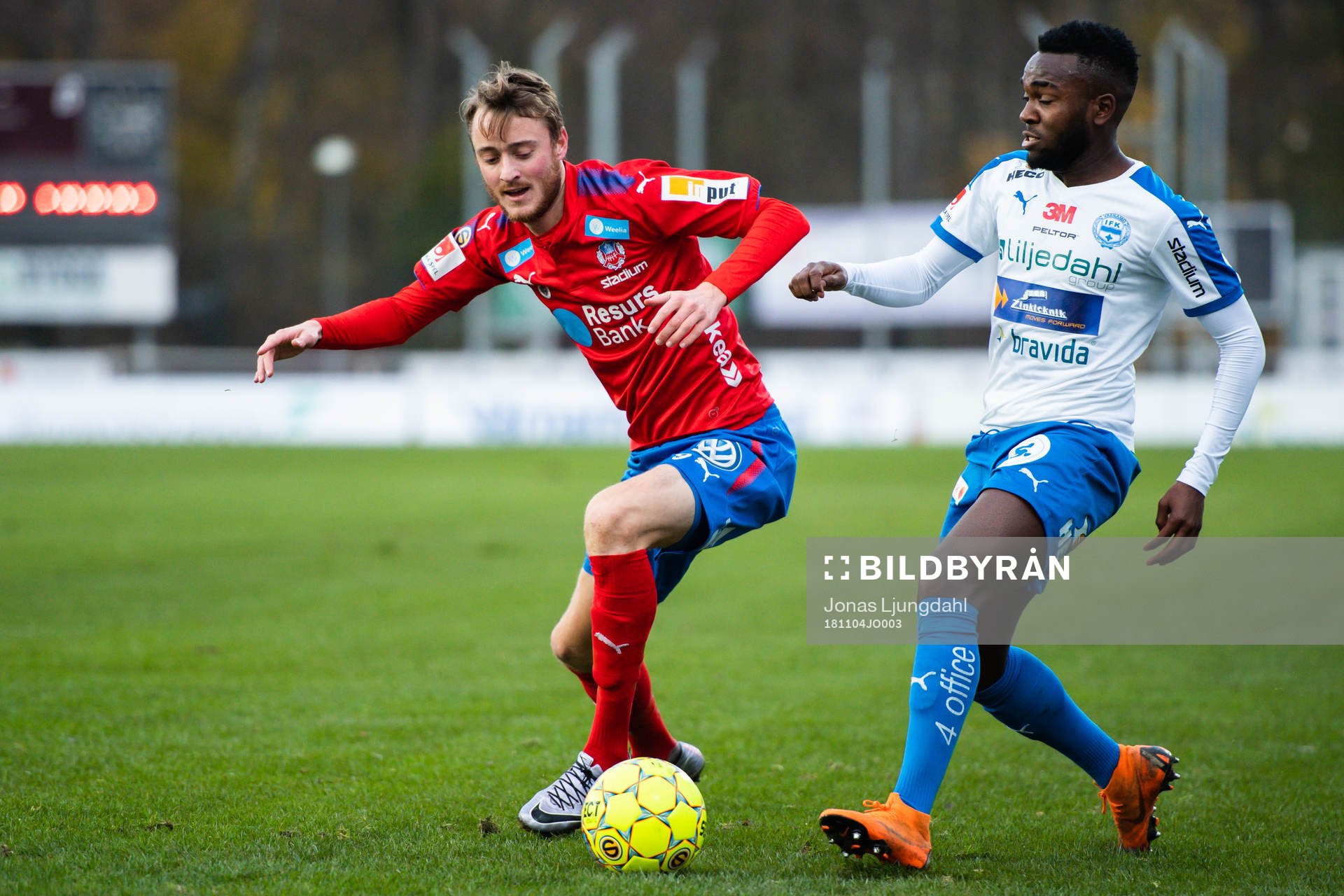 Helsingborgs Rasmus Jönsson och Värnamos Lumala Abdu