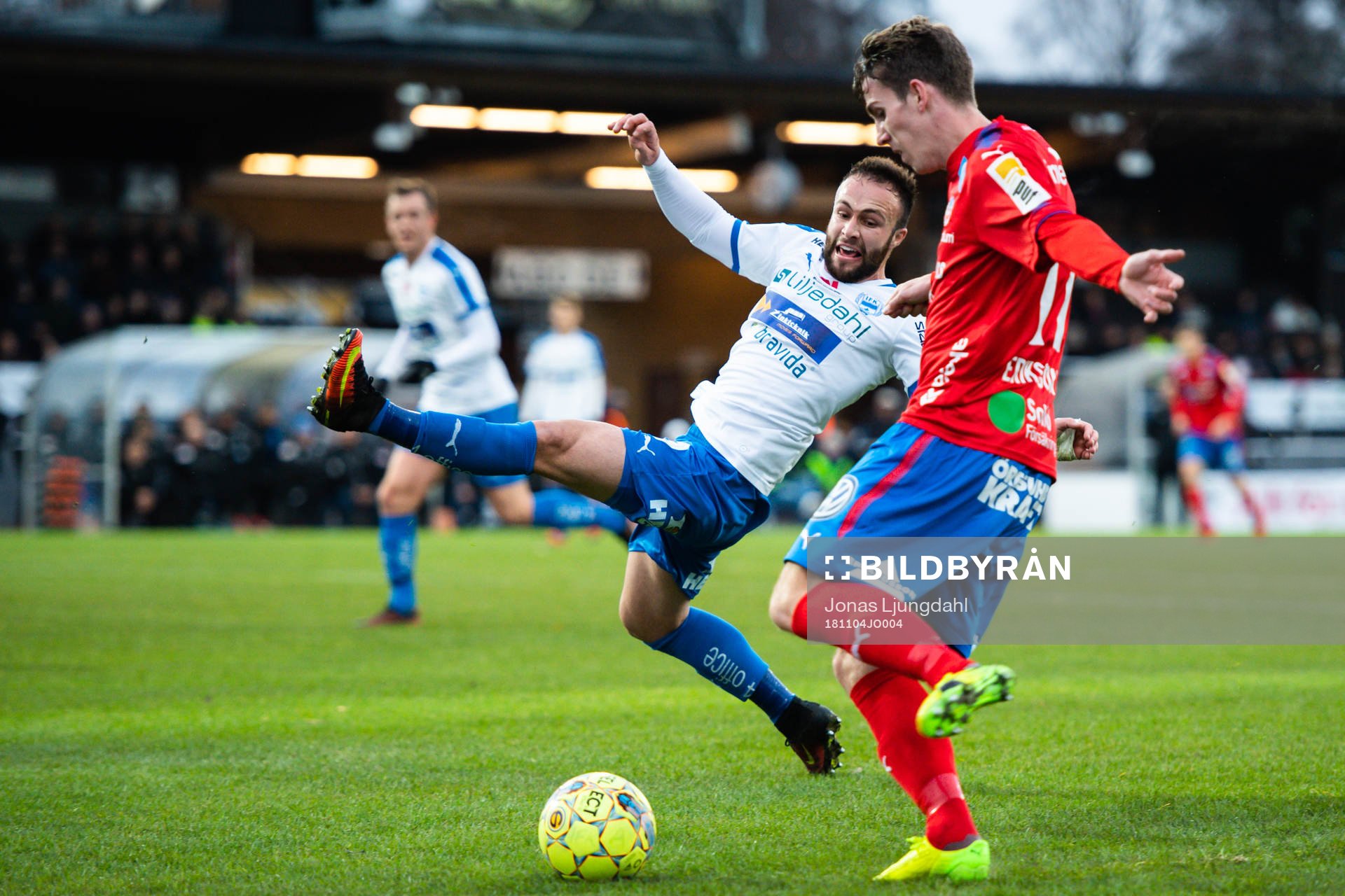 Helsingborgs Adam Eriksson och Värnamos Evaldo Nascimento