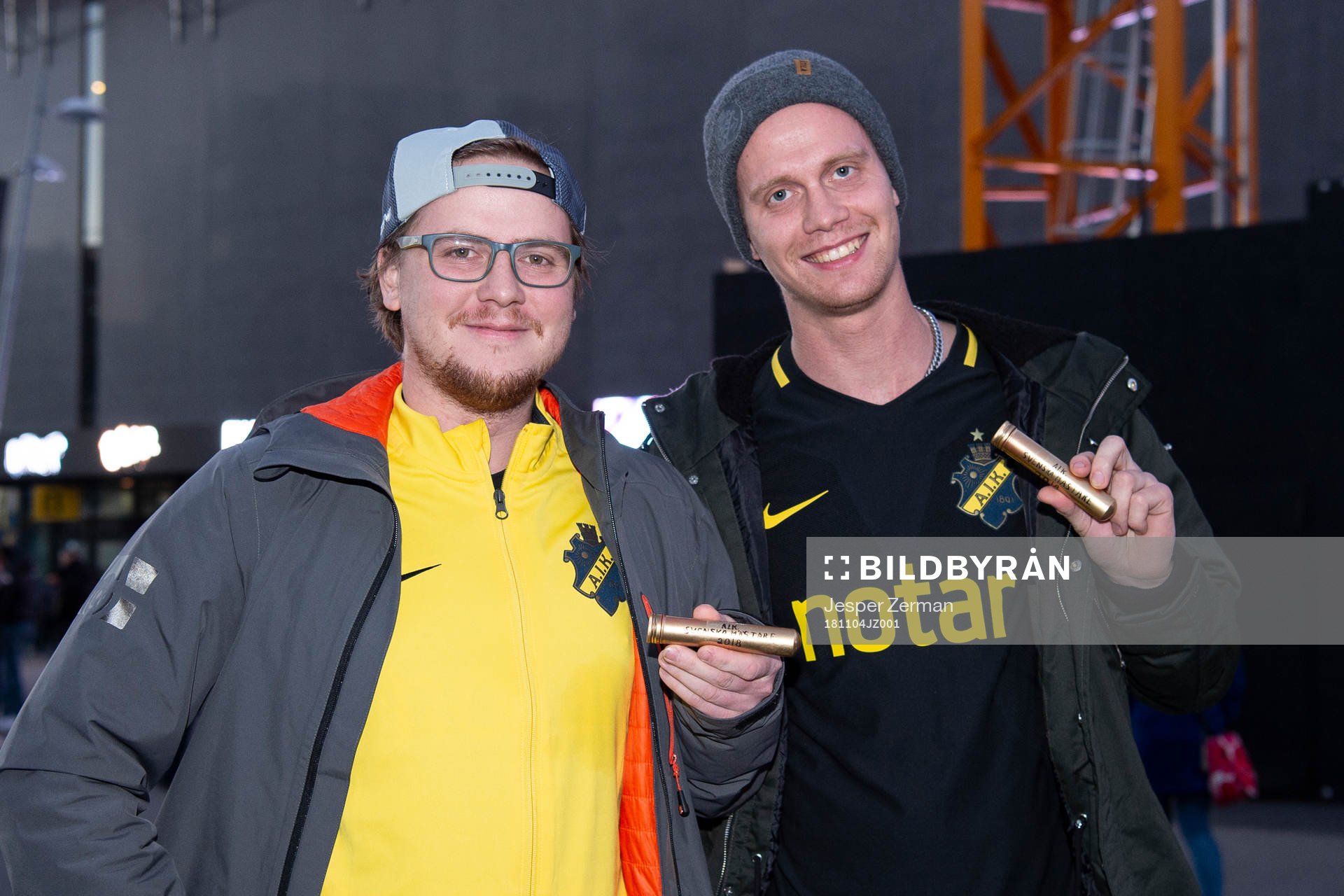 Två AIK-supportrar