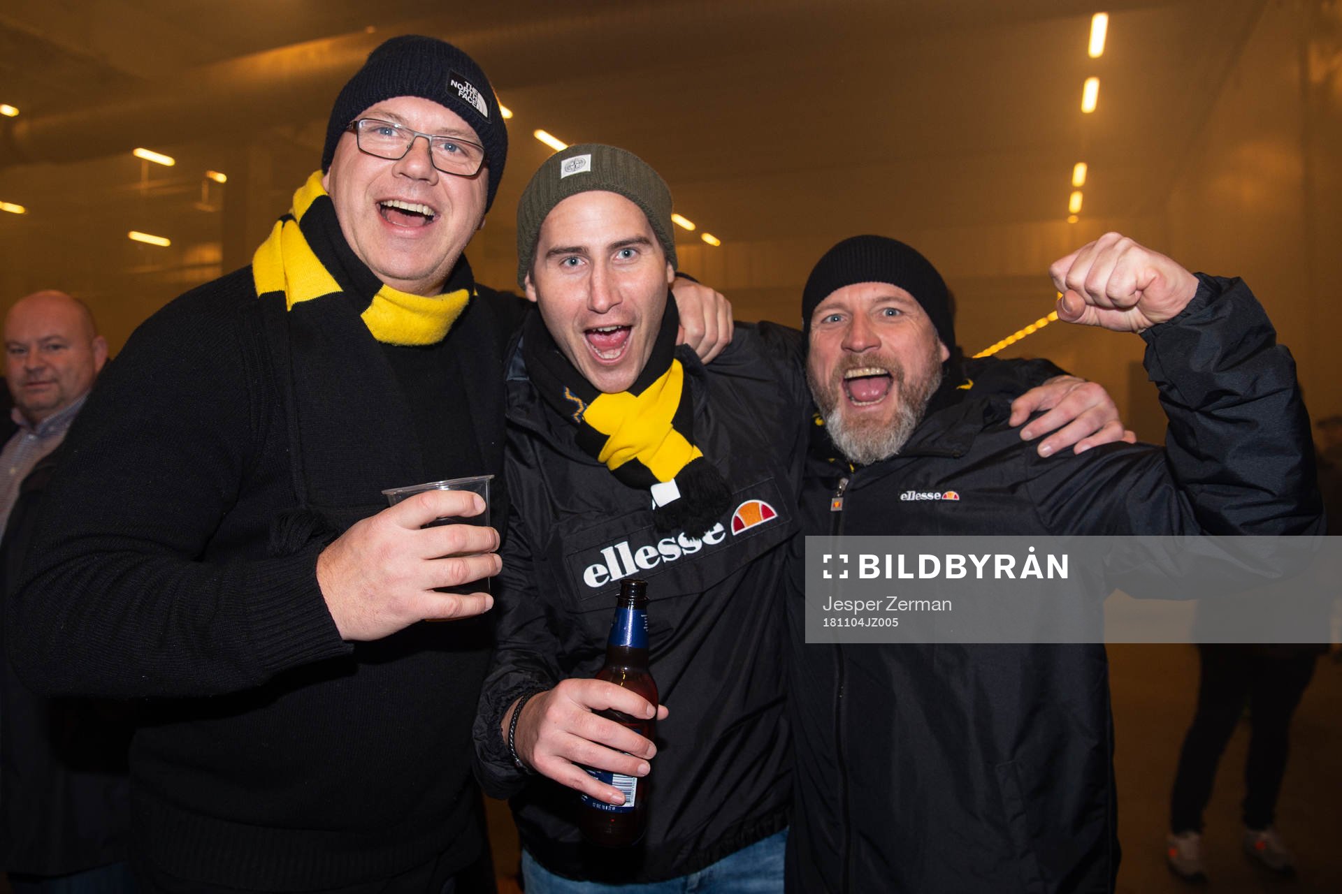 AIK-supportrar jublar