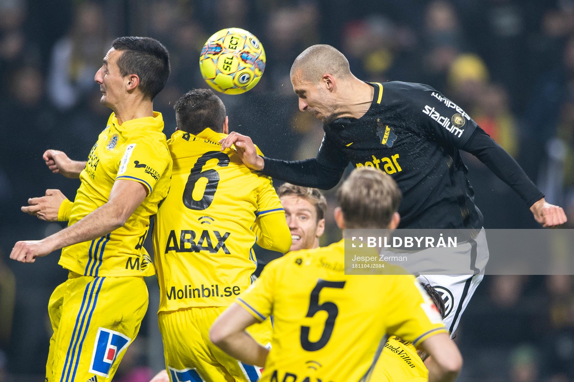 s Panos Dimitriadis i en nickduell mot Sundsvalls Juan Jose