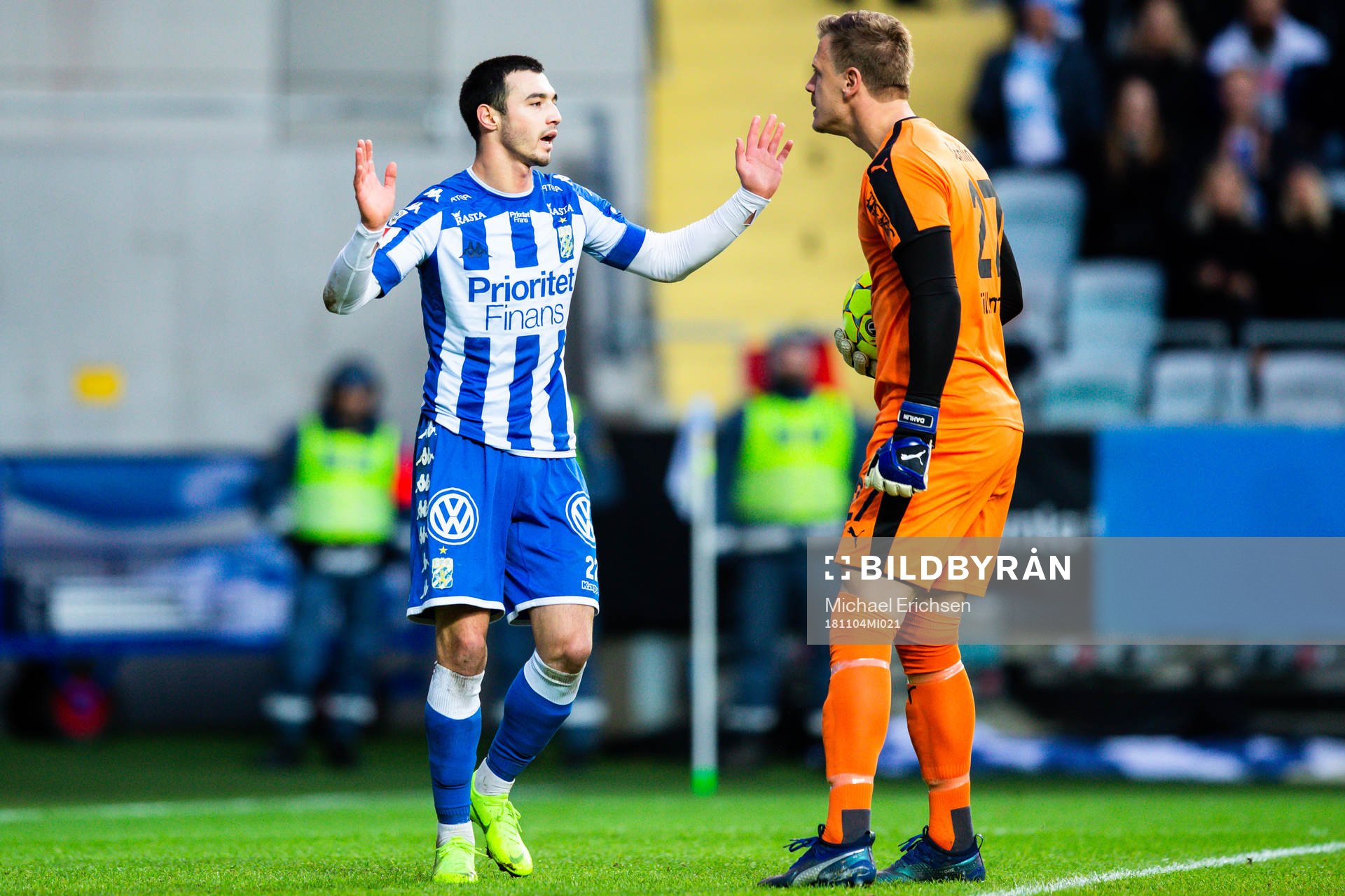 IFK Göteborgs Giorgi Kharaishvili och Malmö FFs målvakt