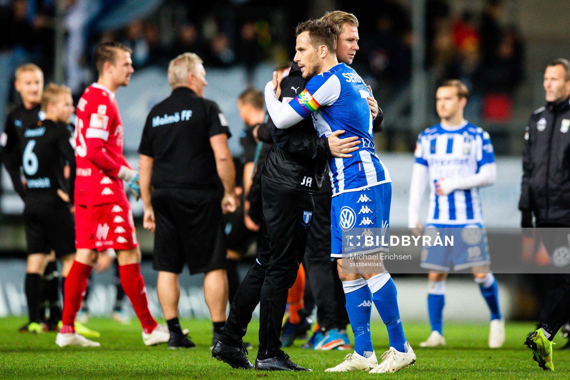 IFK Göteborgs Tobias Hysén tackas av