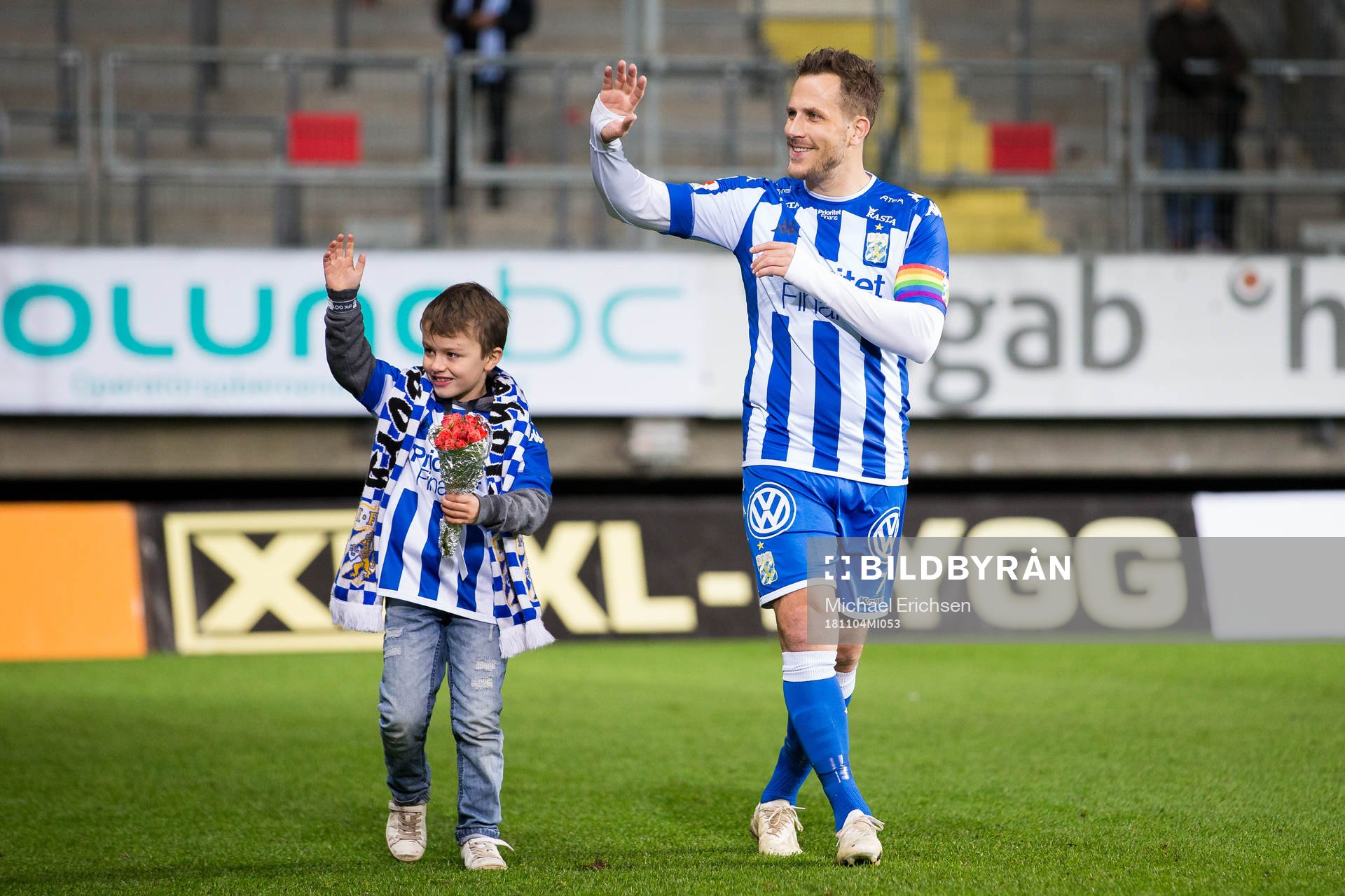 IFK Göteborgs Tobias Hysén går ett varv runt planen med