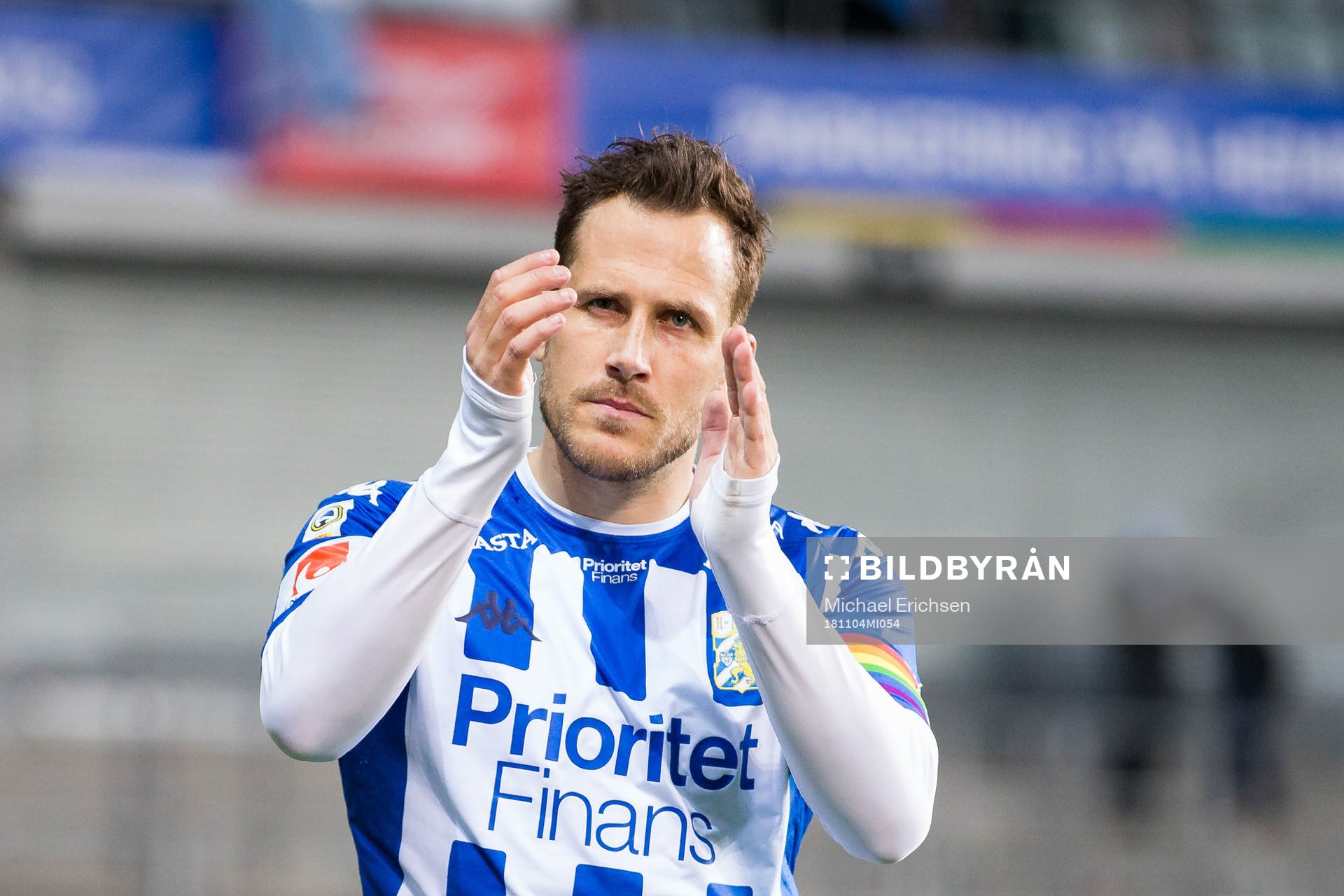 IFK Göteborgs Tobias Hysén går ett varv runt planen med