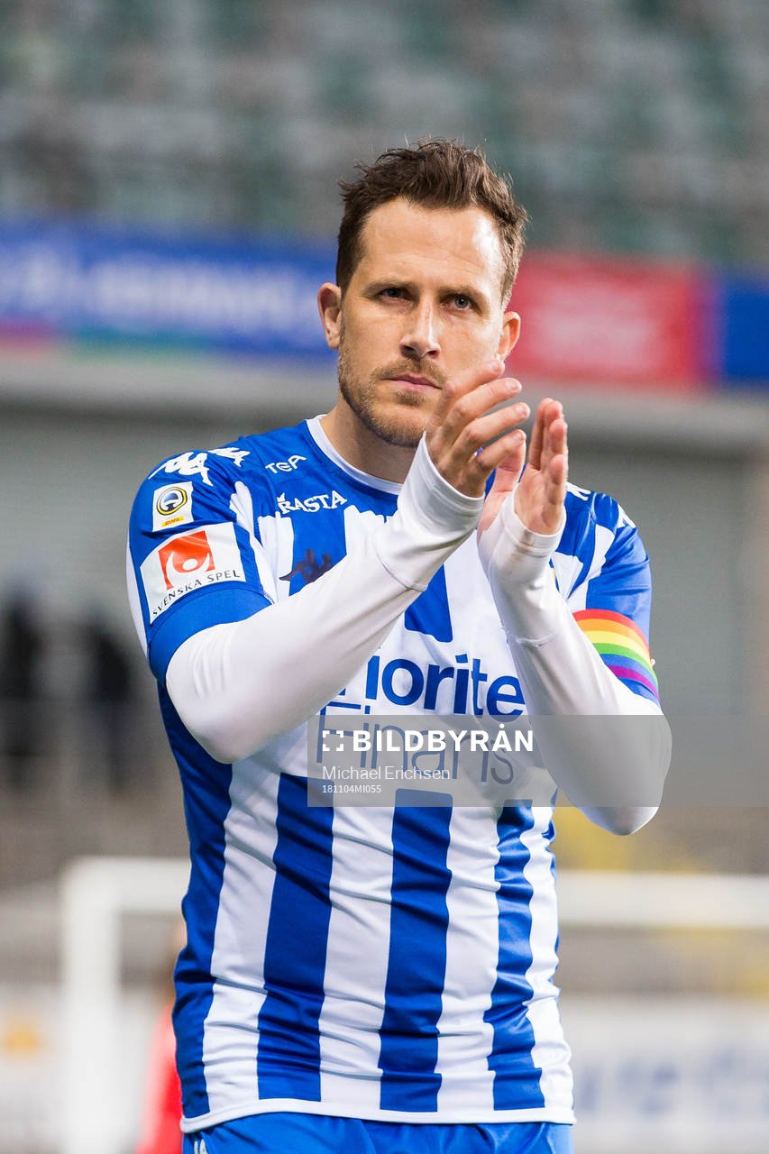 IFK Göteborgs Tobias Hysén går ett varv runt planen med