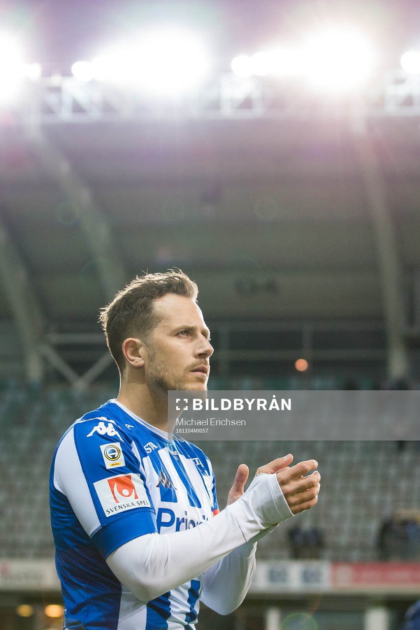 IFK Göteborgs Tobias Hysén går ett varv runt planen med