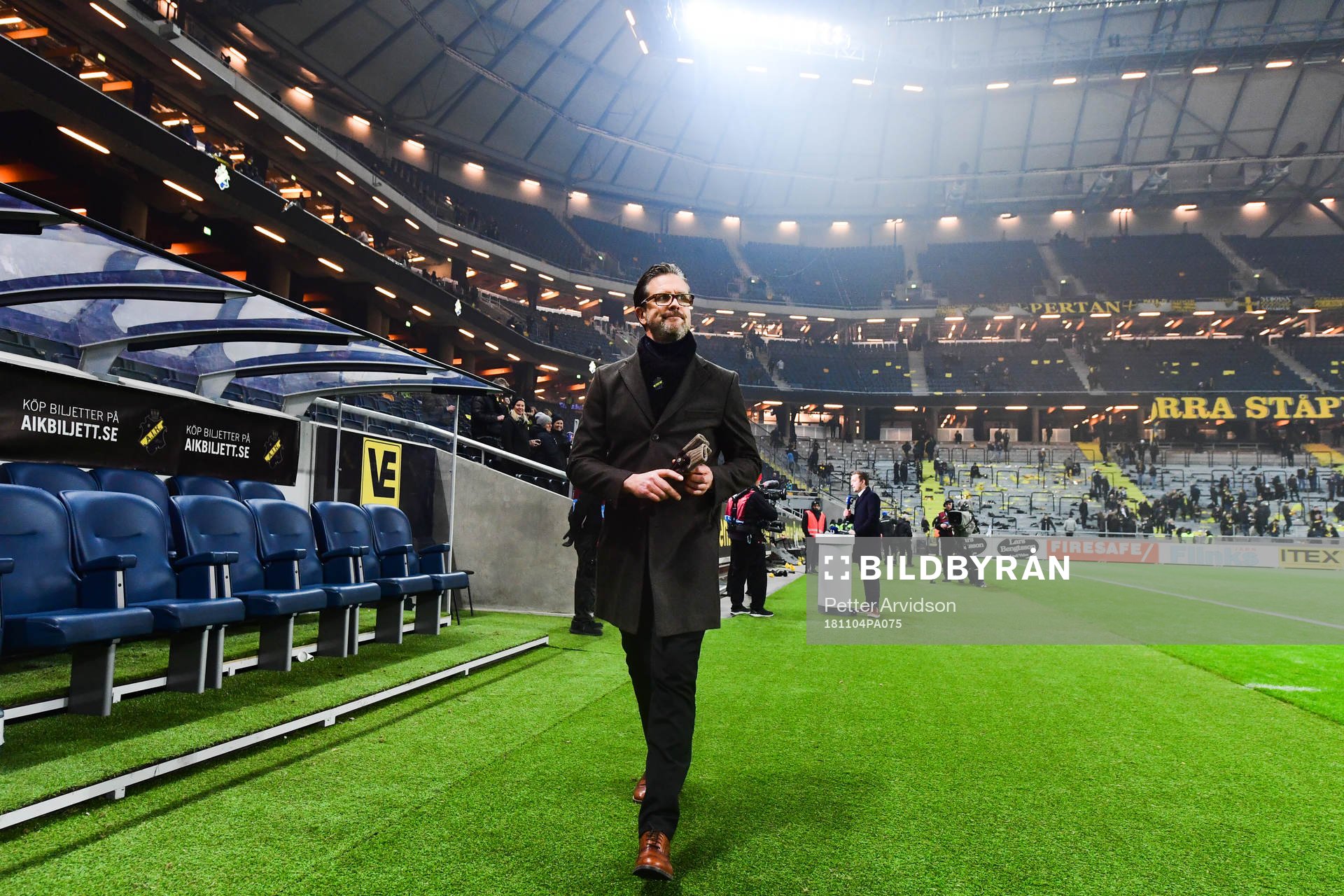 s tränare Rikard Norling deppar