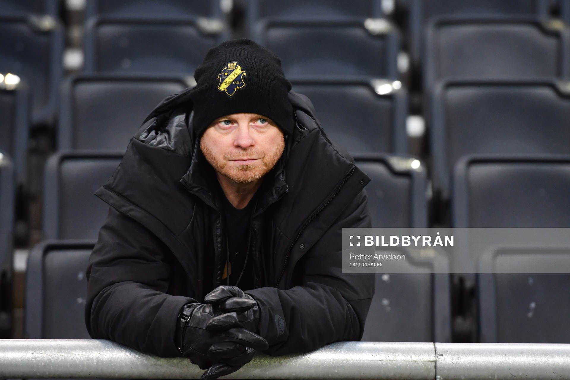 En AIK-supportrar deppar