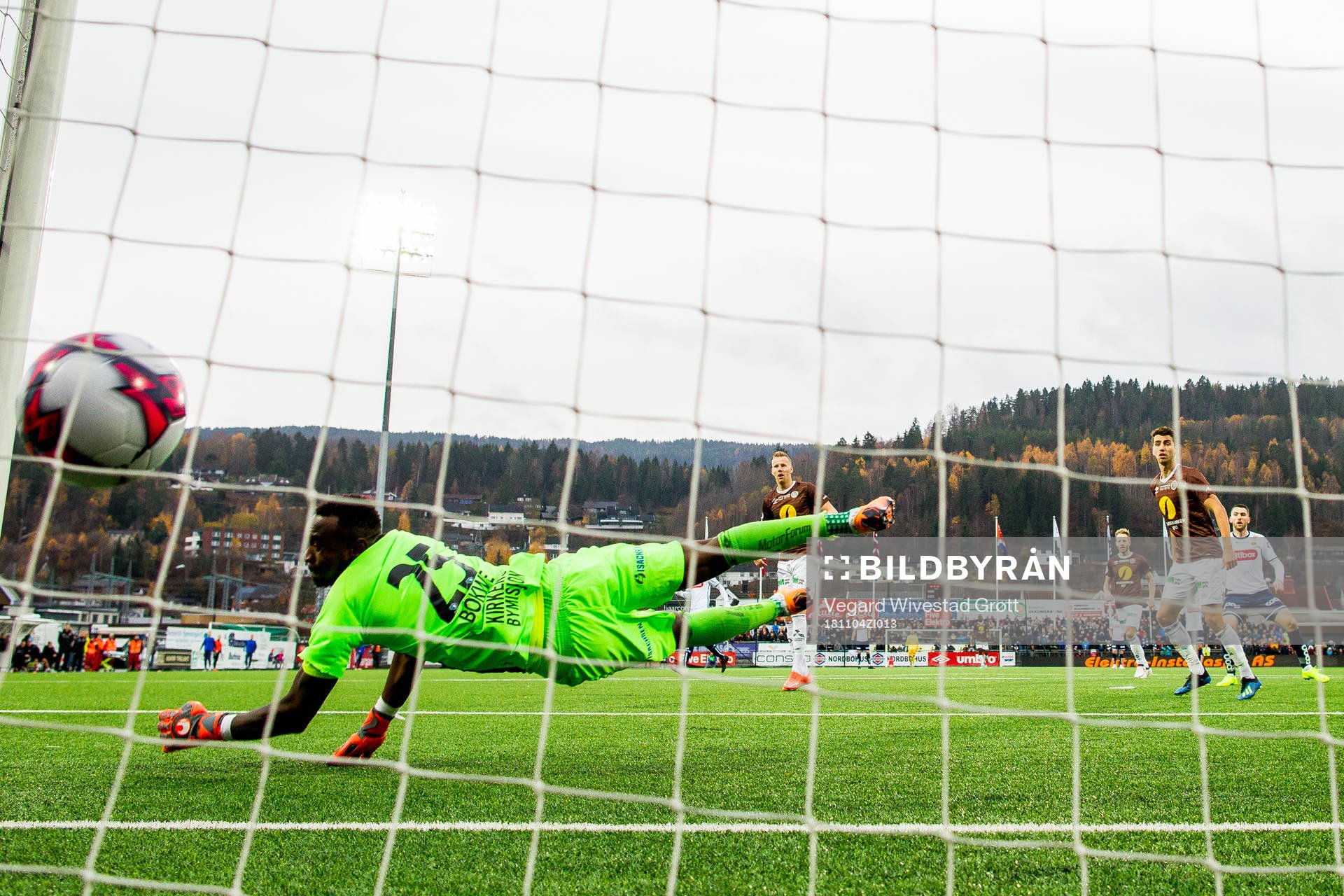 Zymer Bytyqi of Viking scores the 1-2 goal behind