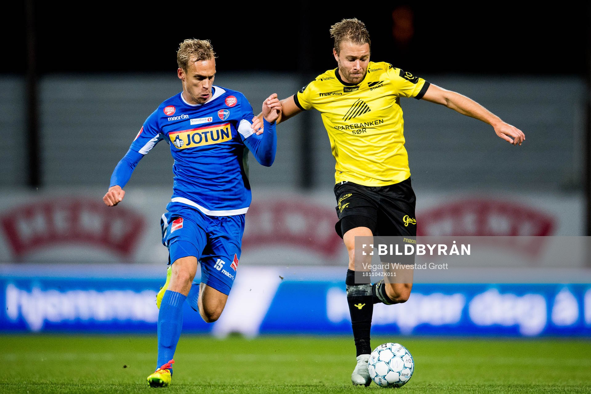 Pontus Engblom of Sandefjord and Henrik Robstad of Start