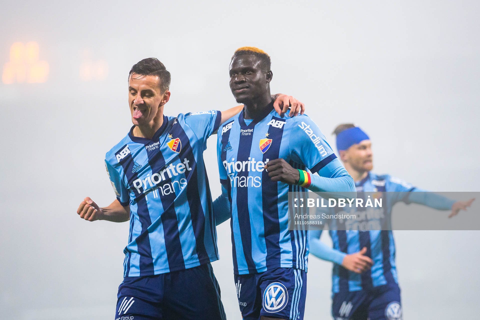 Djurgårdens Aliou Badji (h) gör 0-1 och jublar med Haris