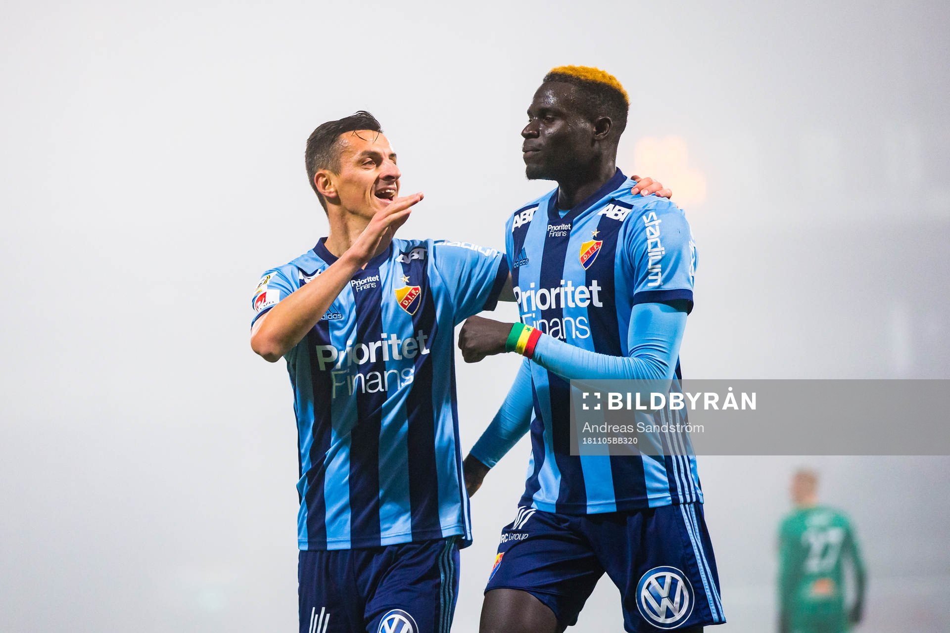 Djurgårdens Aliou Badji (h) gör 0-1 och jublar med Haris